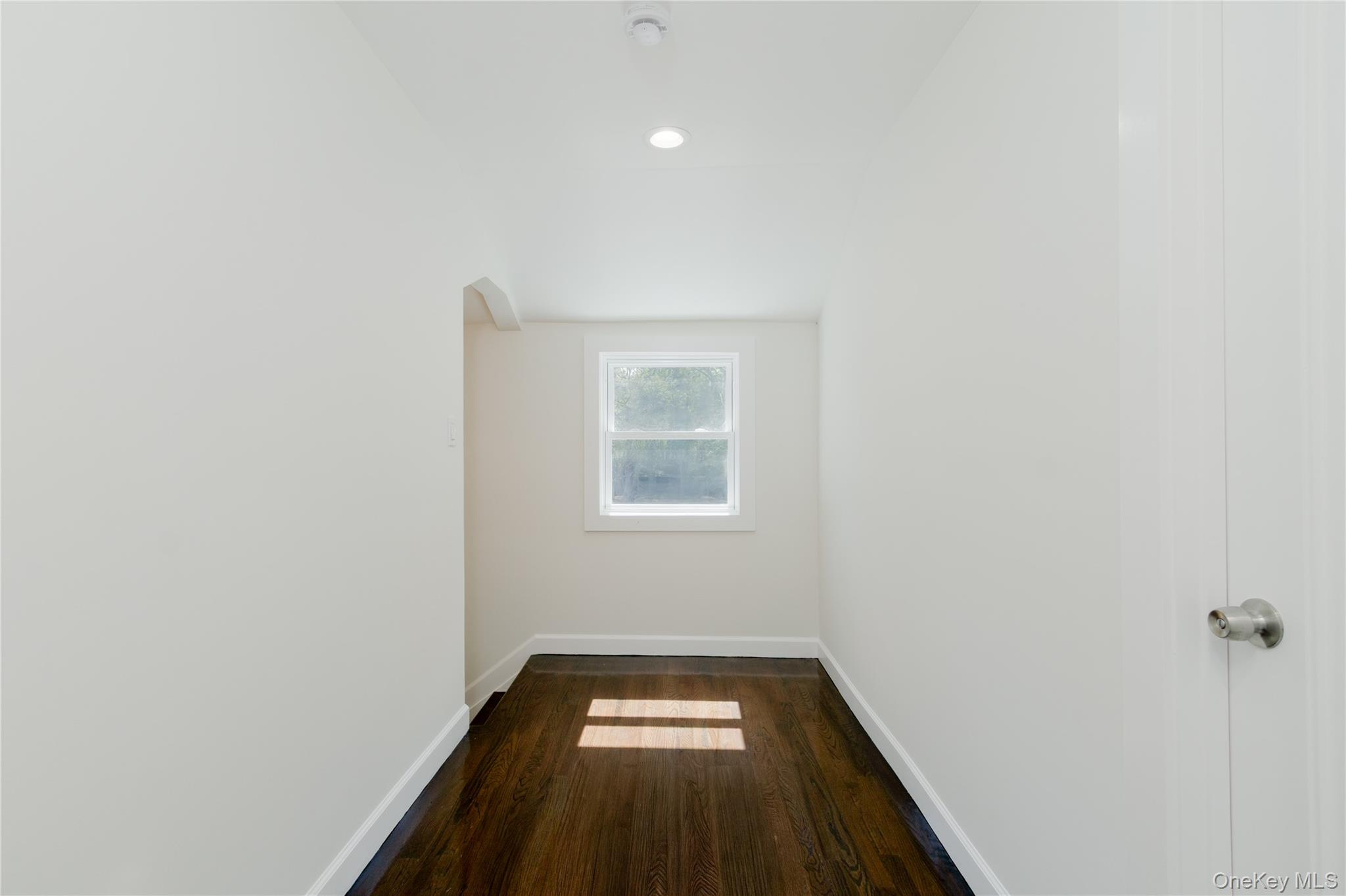 16 Harts Road, East Moriches, NY 11940