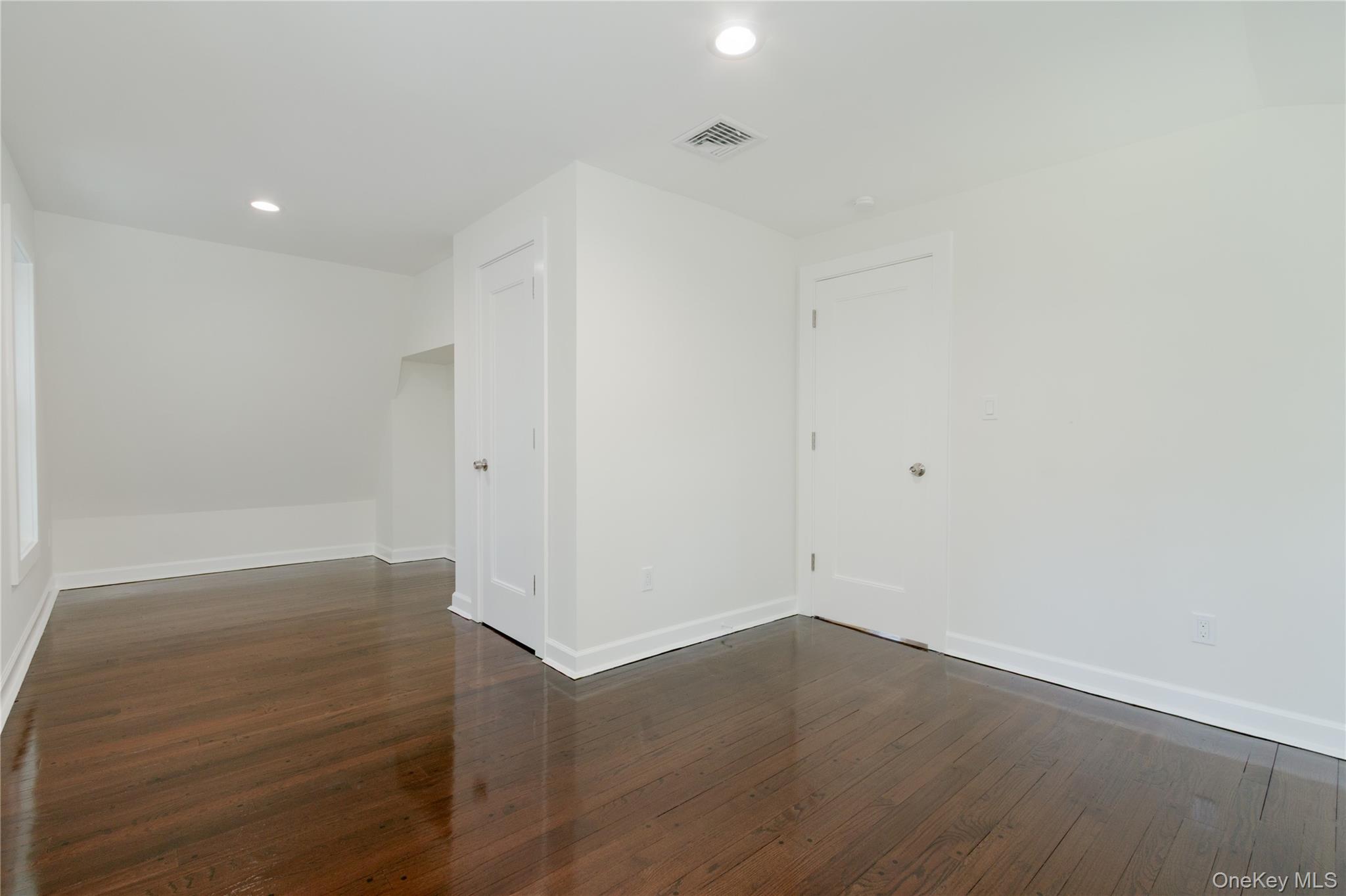 16 Harts Road, East Moriches, NY 11940