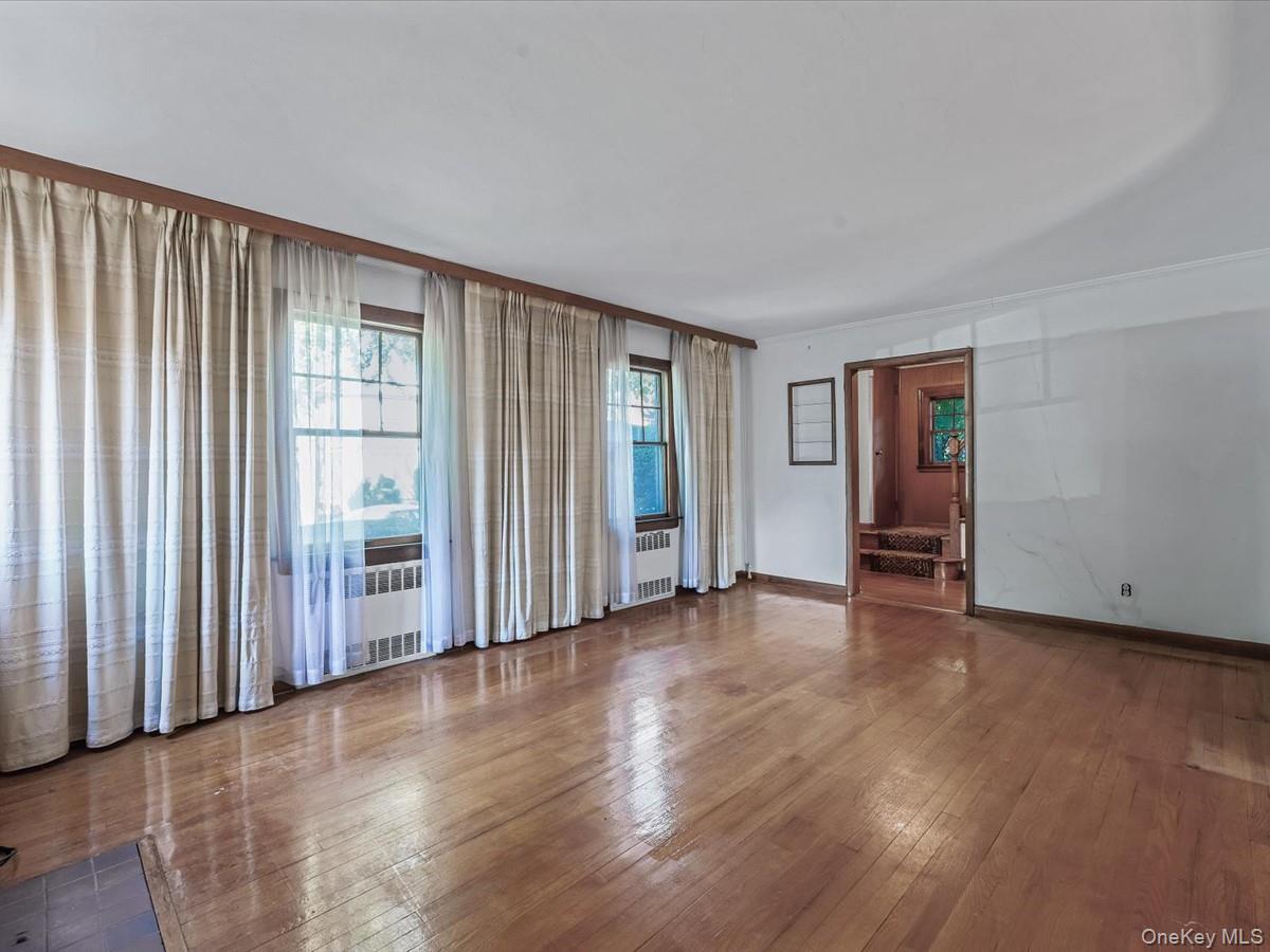 85-65 262nd Street, Floral Park, NY 11001