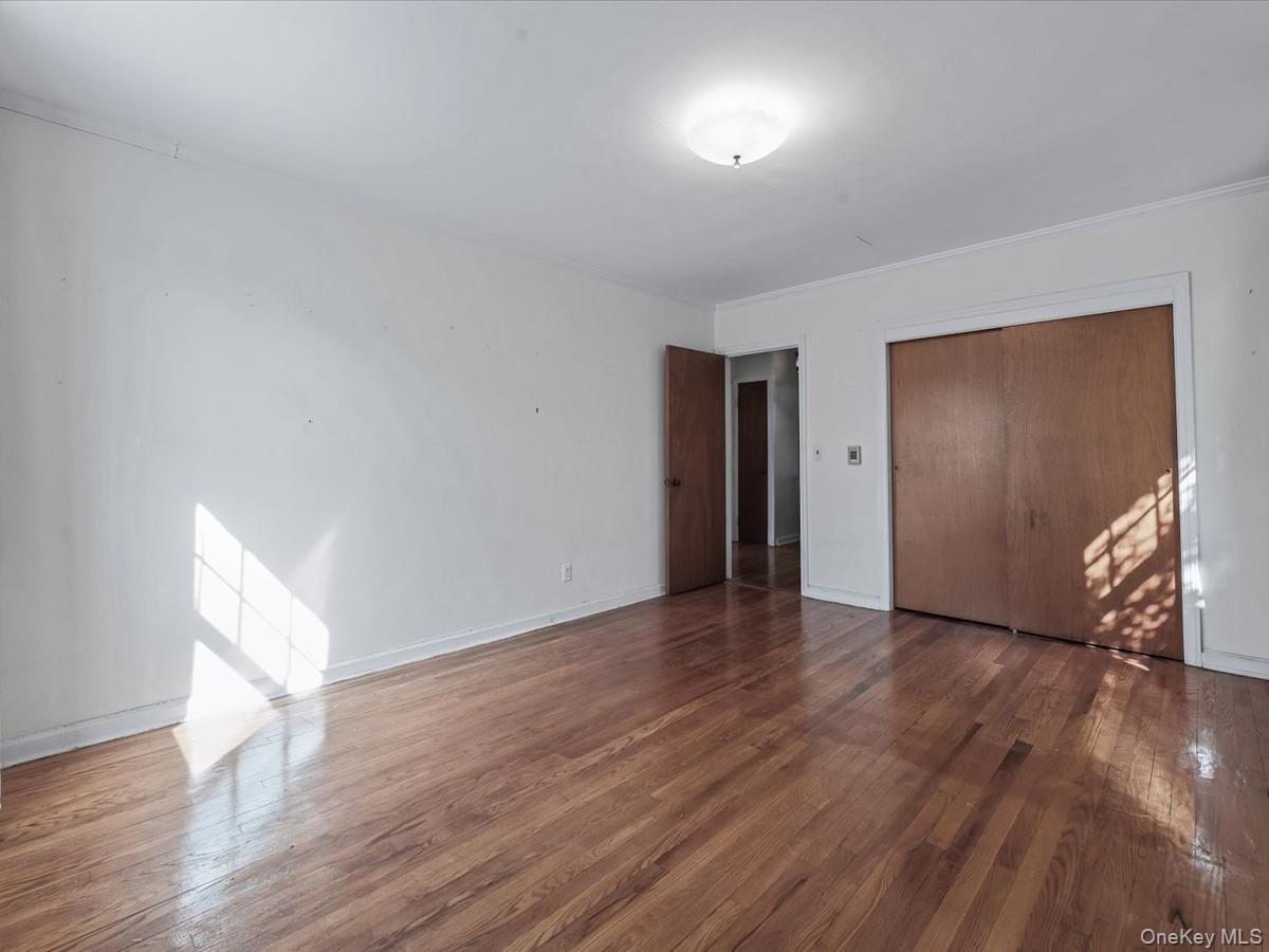 85-65 262nd Street, Floral Park, NY 11001