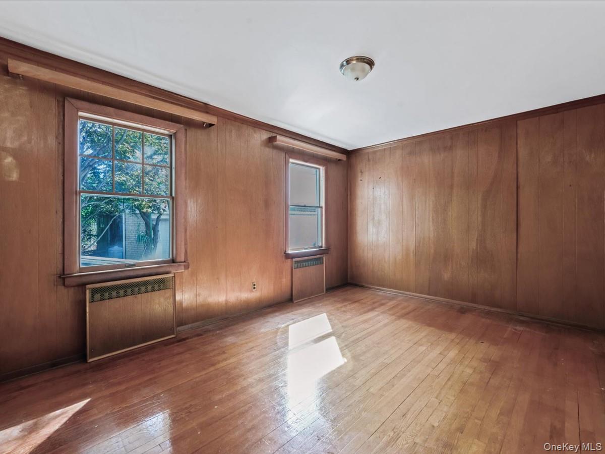 85-65 262nd Street, Floral Park, NY 11001