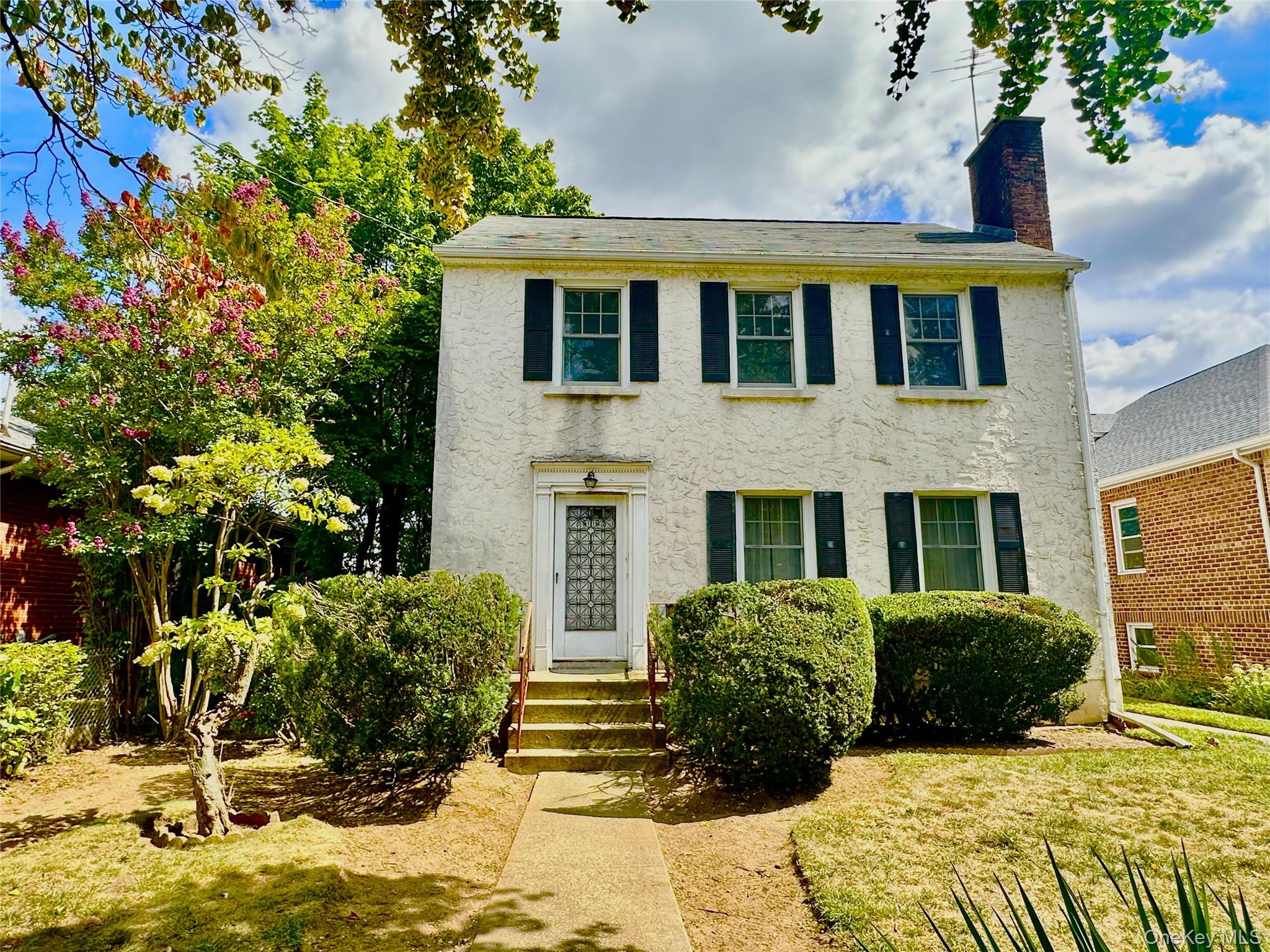 85-65 262nd Street, Floral Park, NY 11001