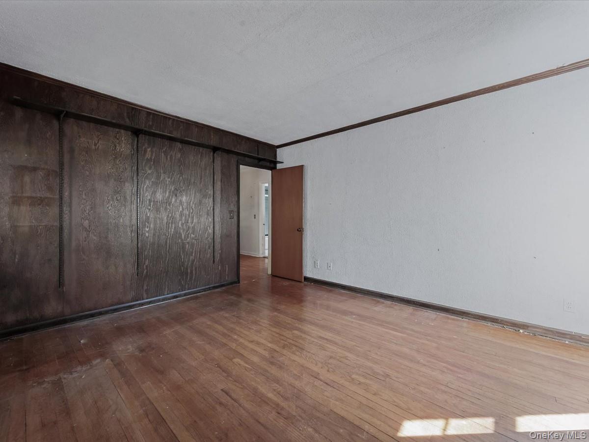 85-65 262nd Street, Floral Park, NY 11001