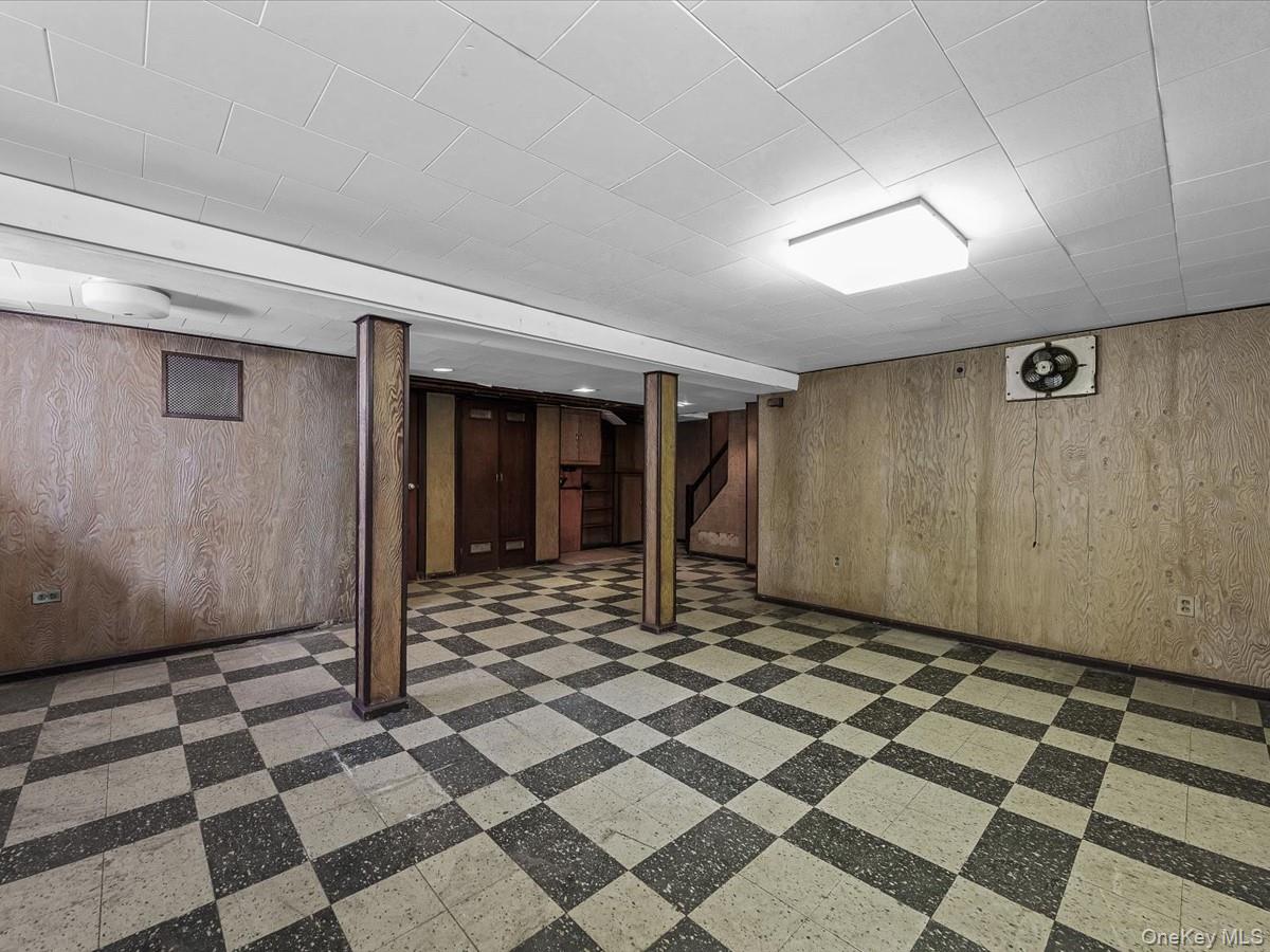 85-65 262nd Street, Floral Park, NY 11001