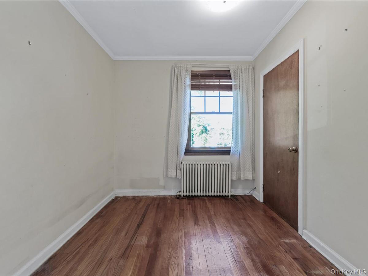 85-65 262nd Street, Floral Park, NY 11001