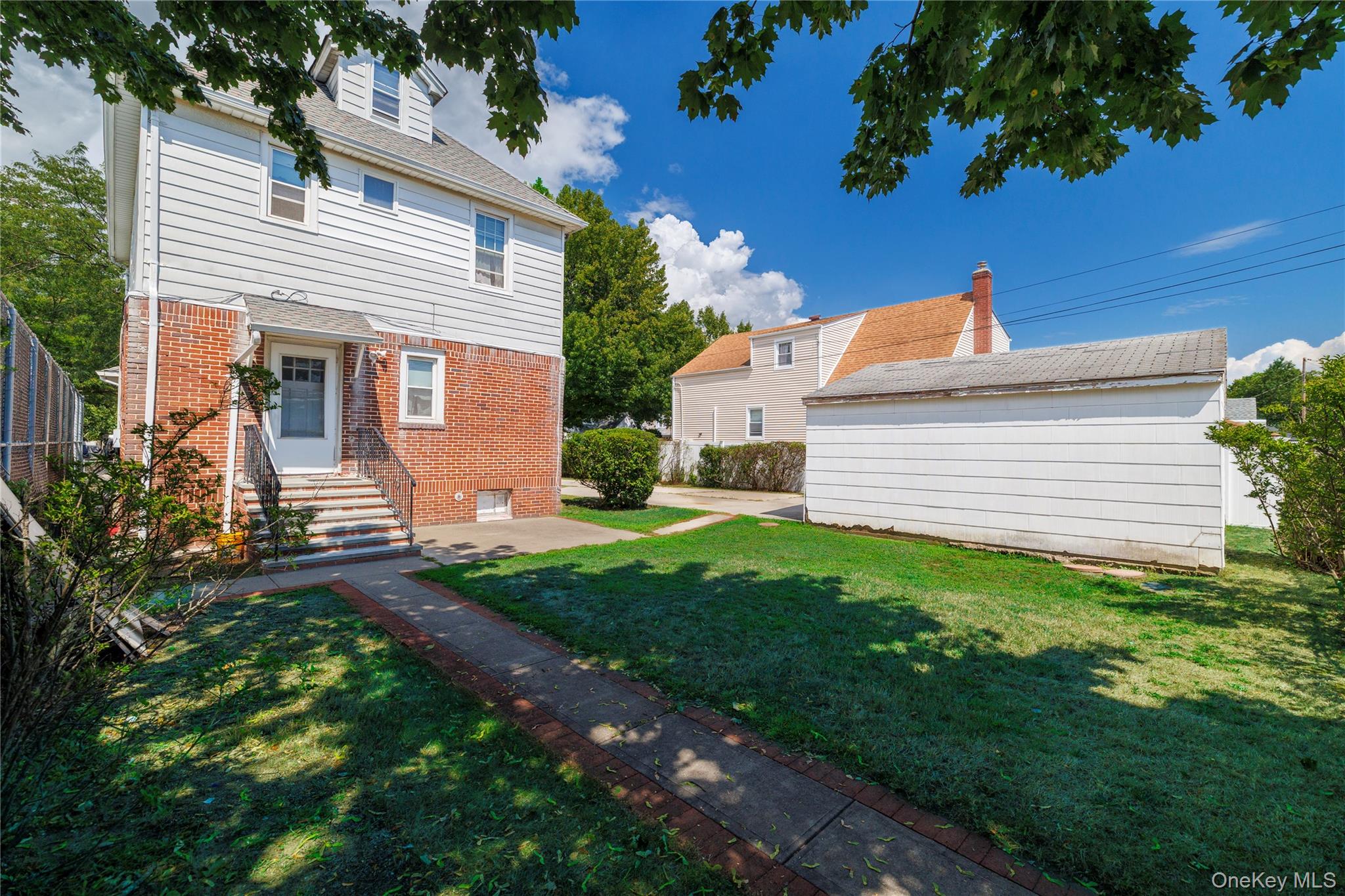 59 Lakeview Avenue, Lynbrook, NY 11563