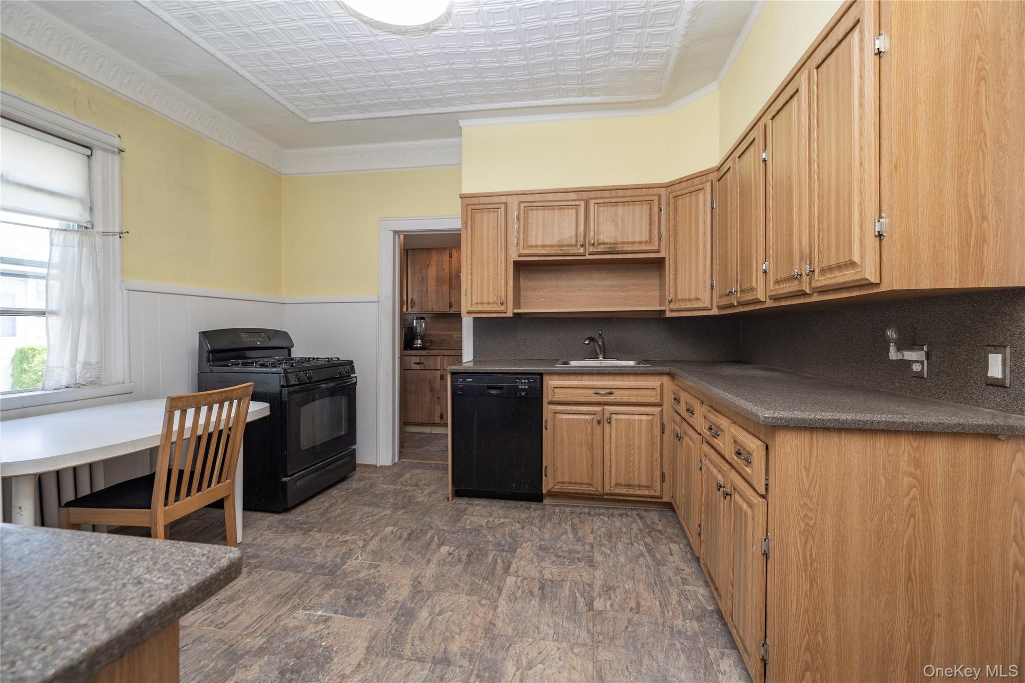 59 Lakeview Avenue, Lynbrook, NY 11563