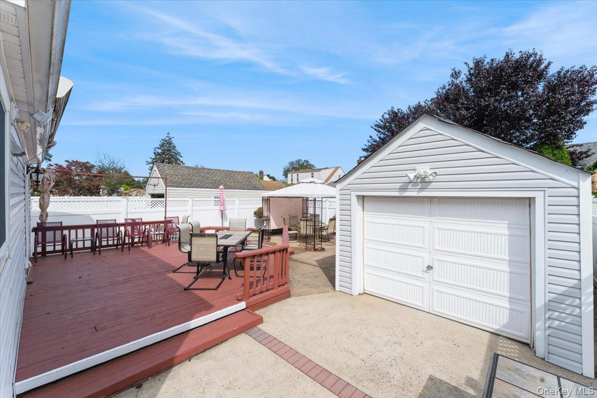 1116 Theodora Street, Franklin Square, NY 11010