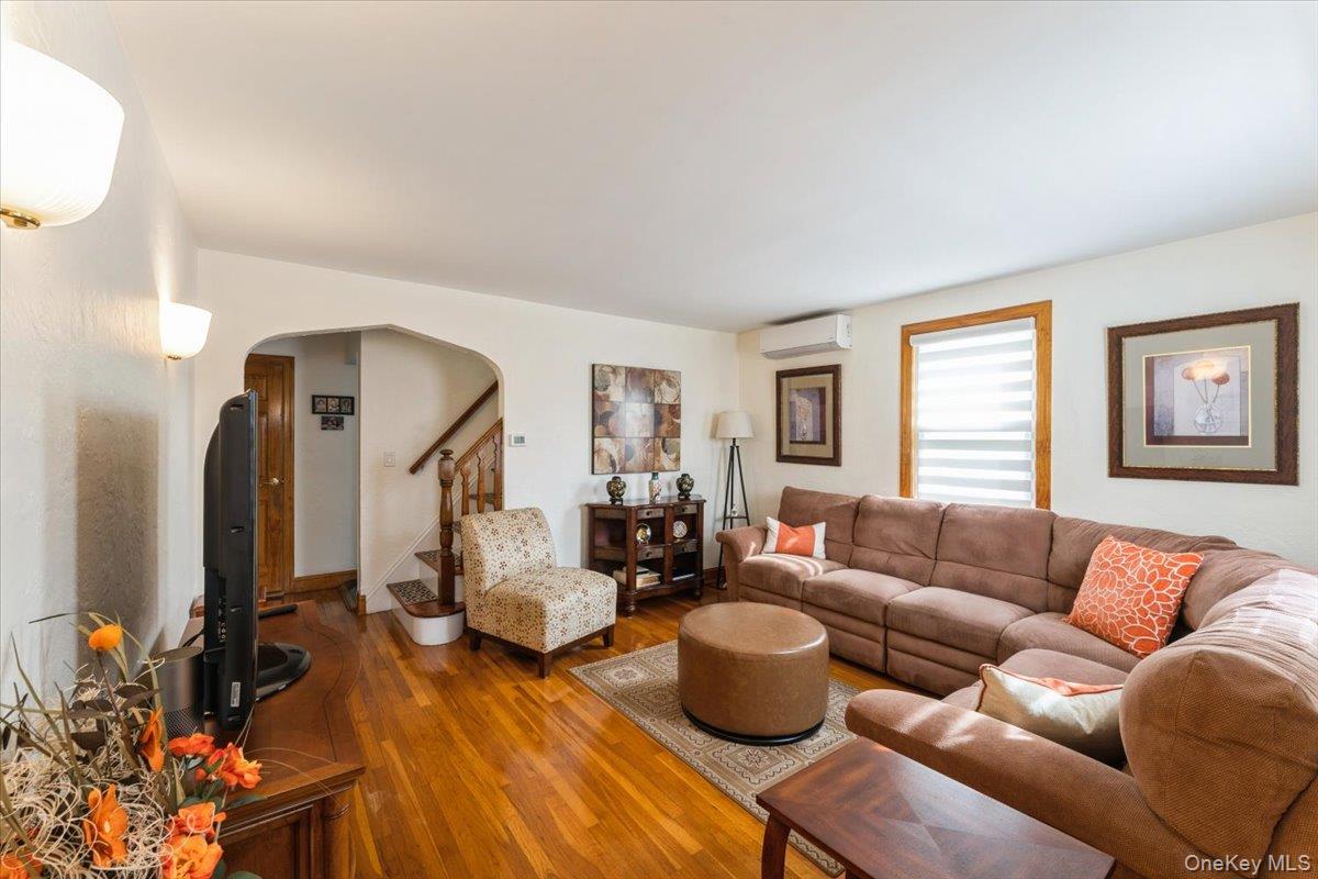 1116 Theodora Street, Franklin Square, NY 11010