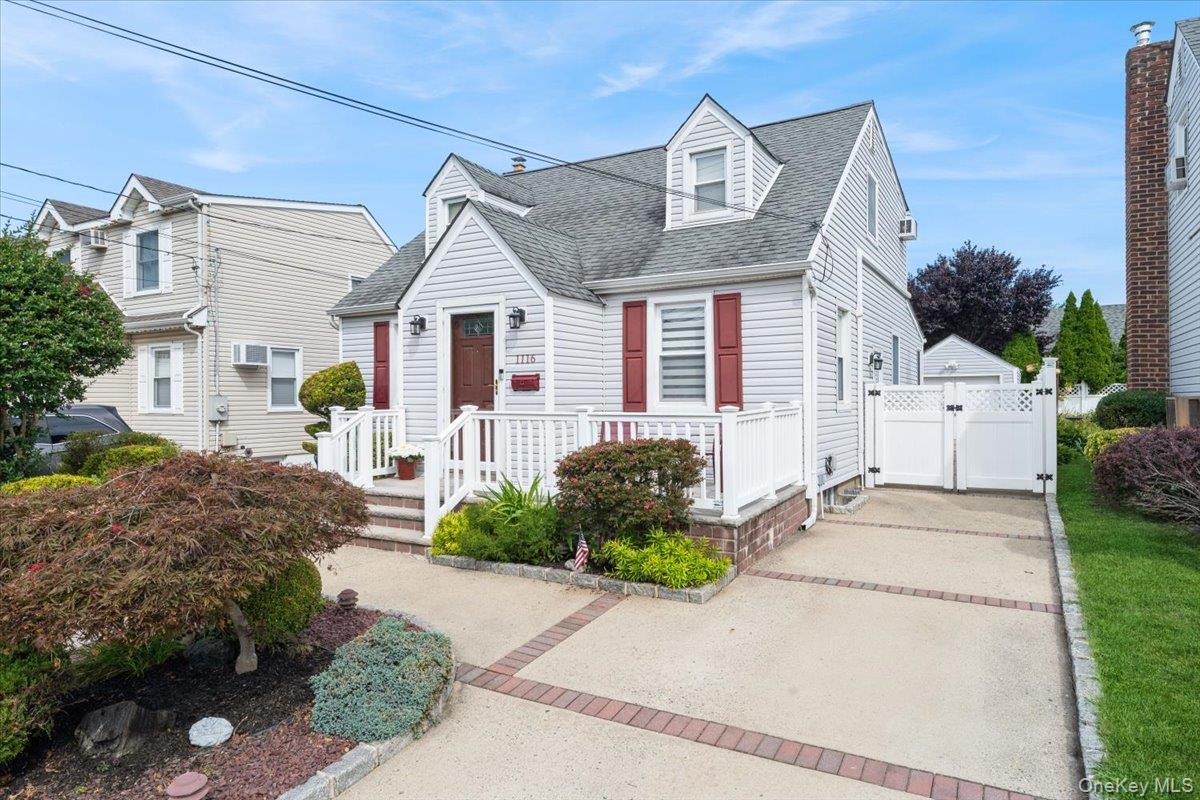1116 Theodora Street, Franklin Square, NY 11010