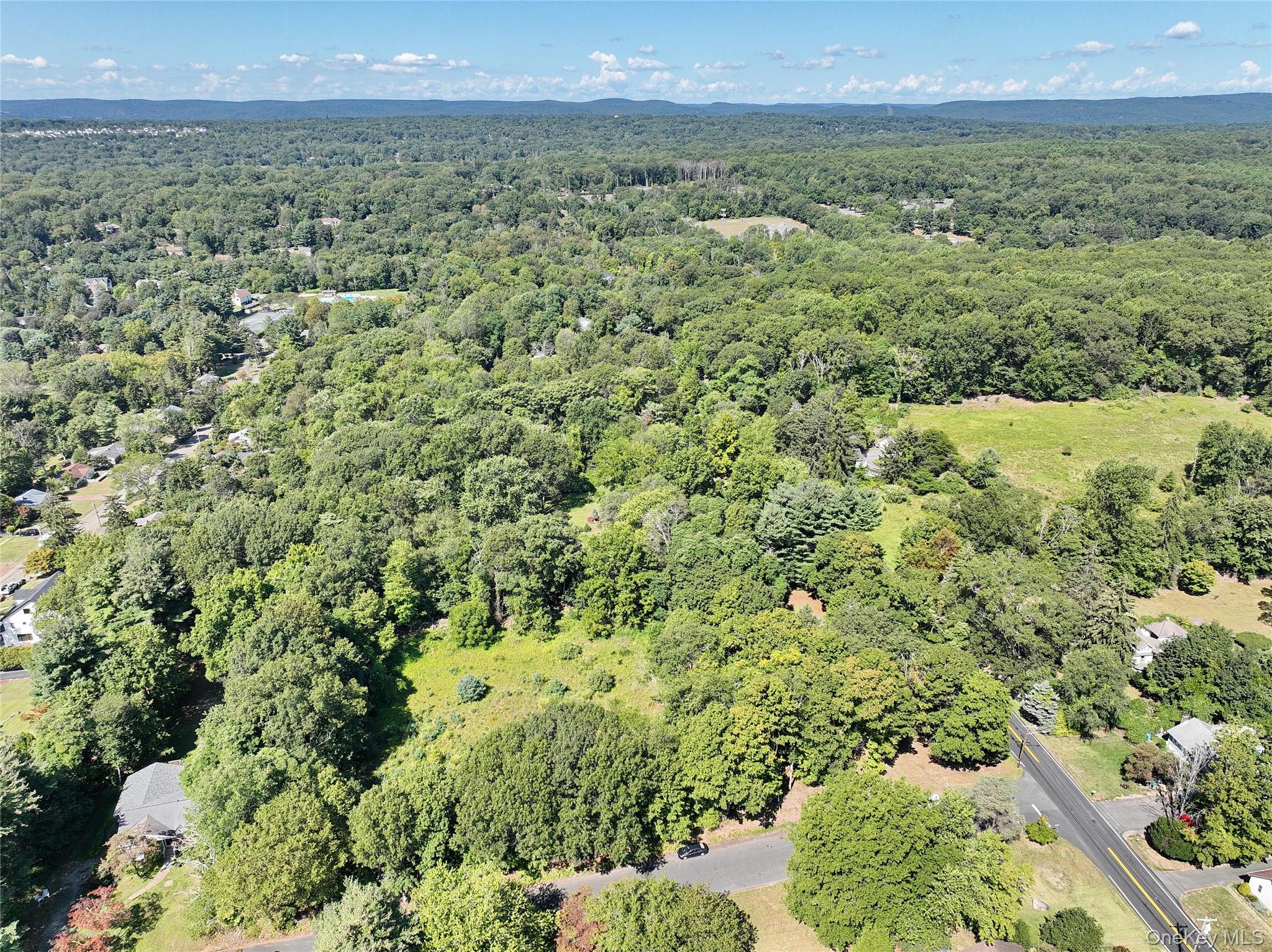 6 Bellows Lane, Monsey, NY 10952