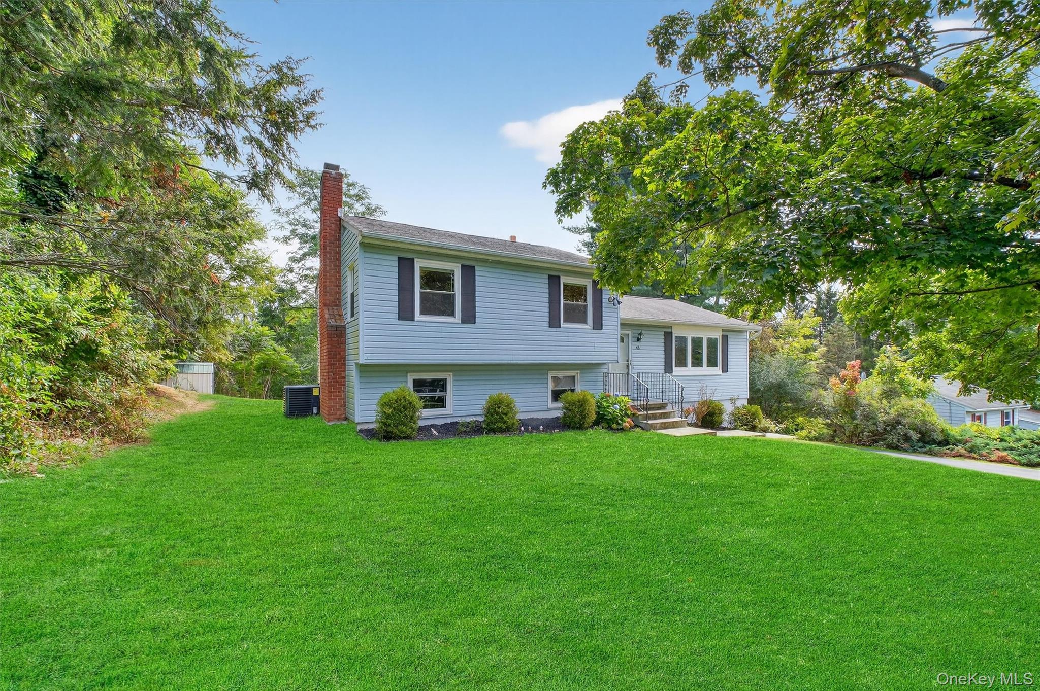 43 Mandalay Drive, Poughkeepsie, NY 12603