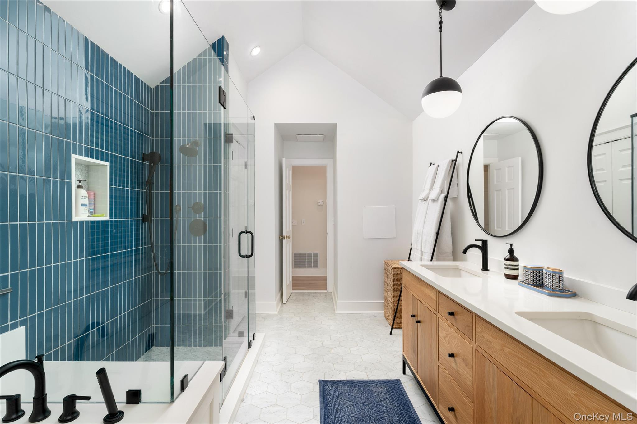 2 Musket Lane, East Hampton, NY 11937