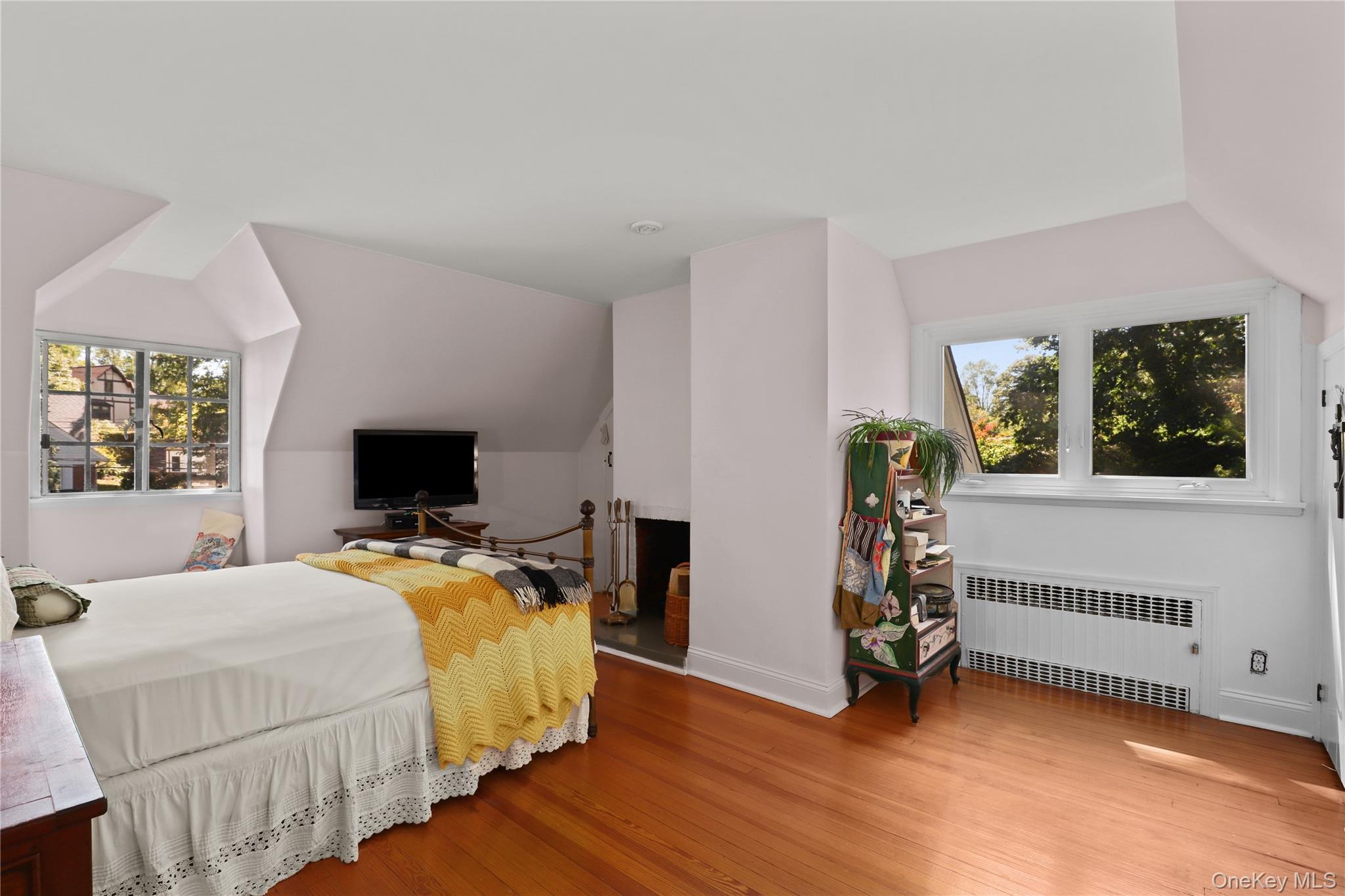 11 aka 15 Bobolink Road, Yonkers, NY 10701