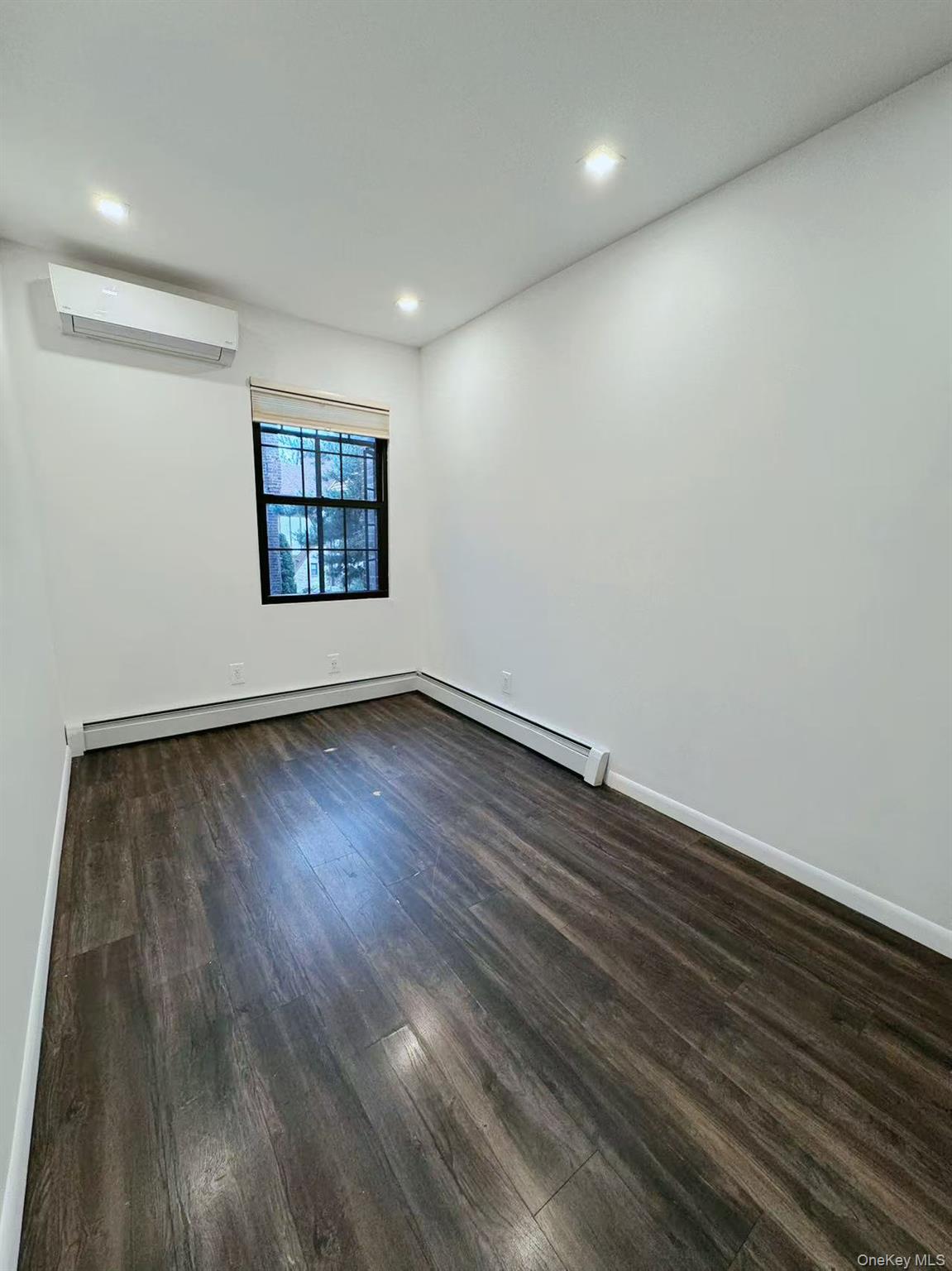 36-20 190 Street, Flushing, NY 11358