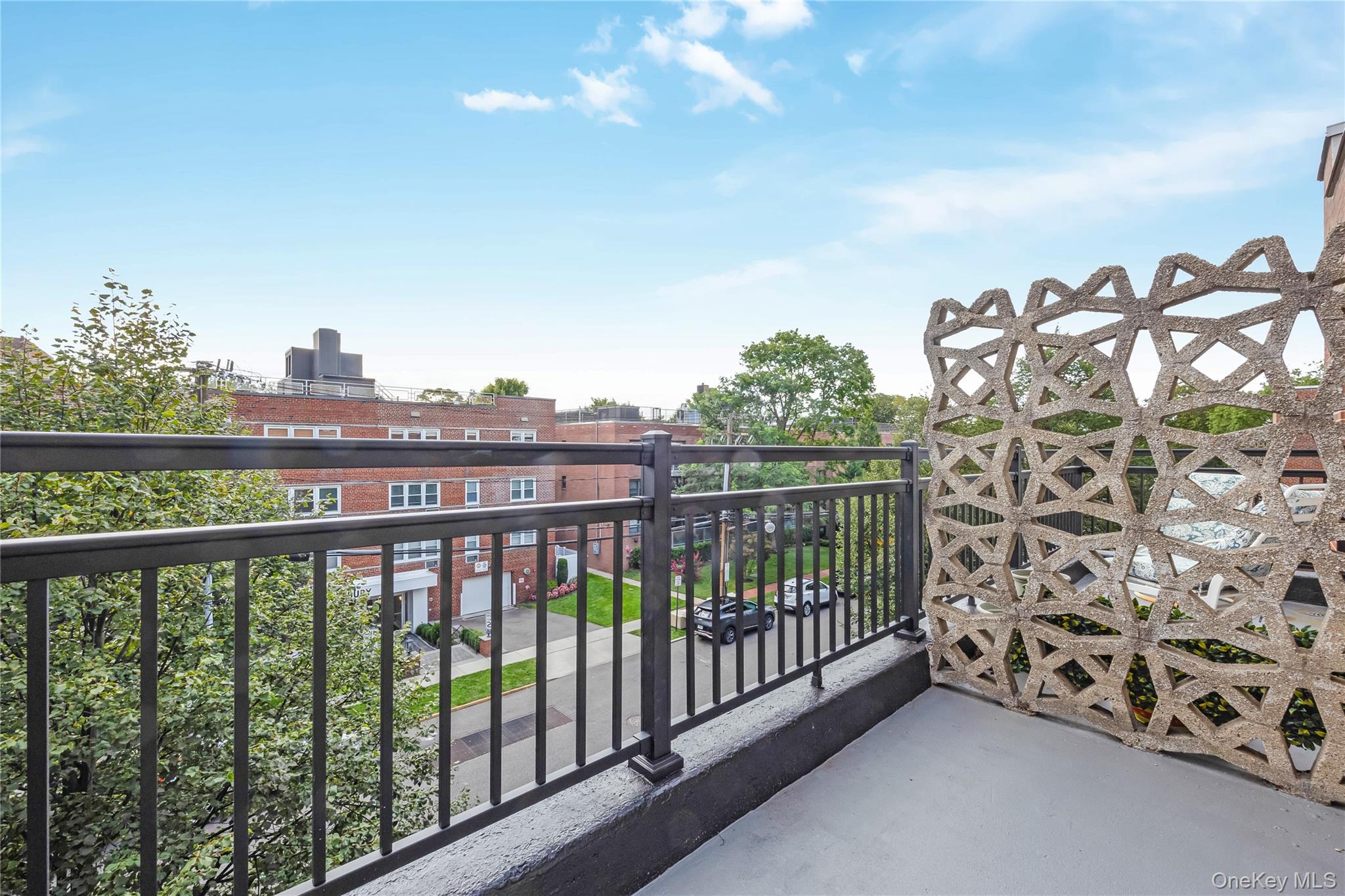 25 Canterbury Road # 3F, Great Neck, NY 11021