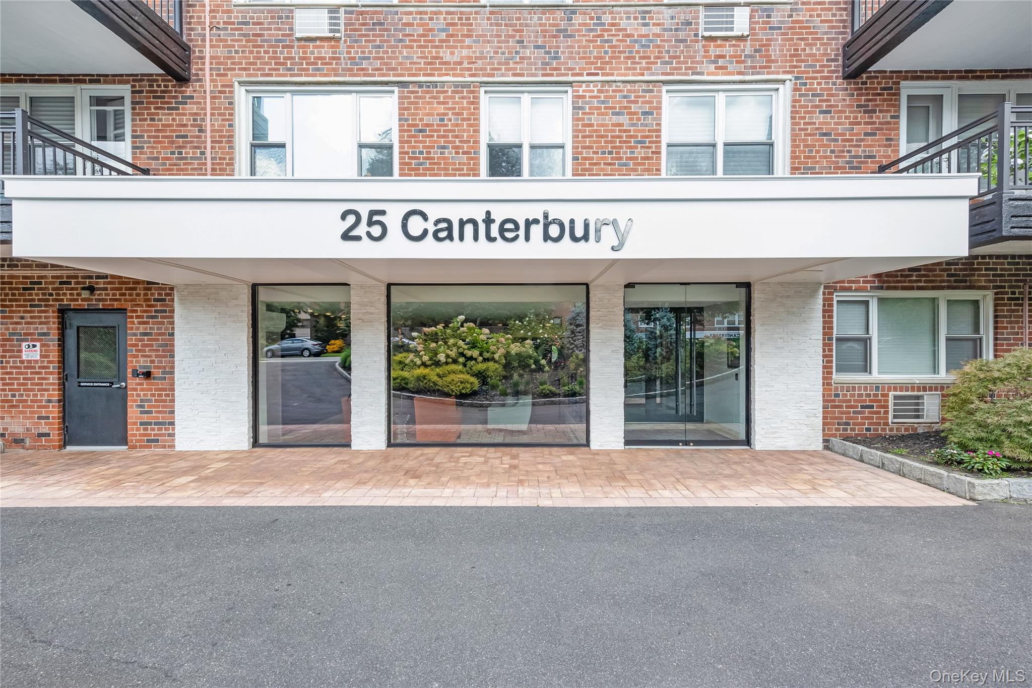 25 Canterbury Road # 3F, Great Neck, NY 11021