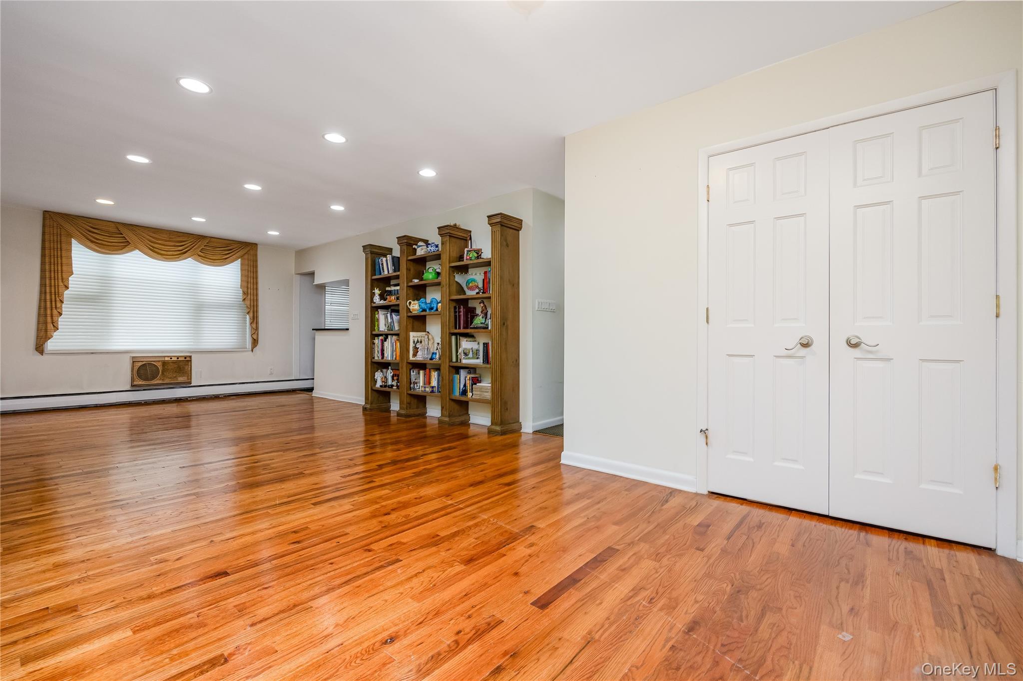 25 Canterbury Road # 3F, Great Neck, NY 11021