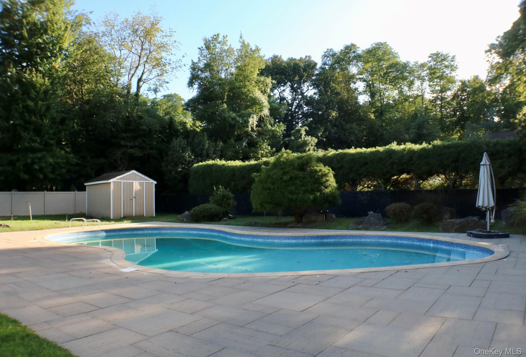 10 Cedarfield Terrace, Saint James, NY 11780