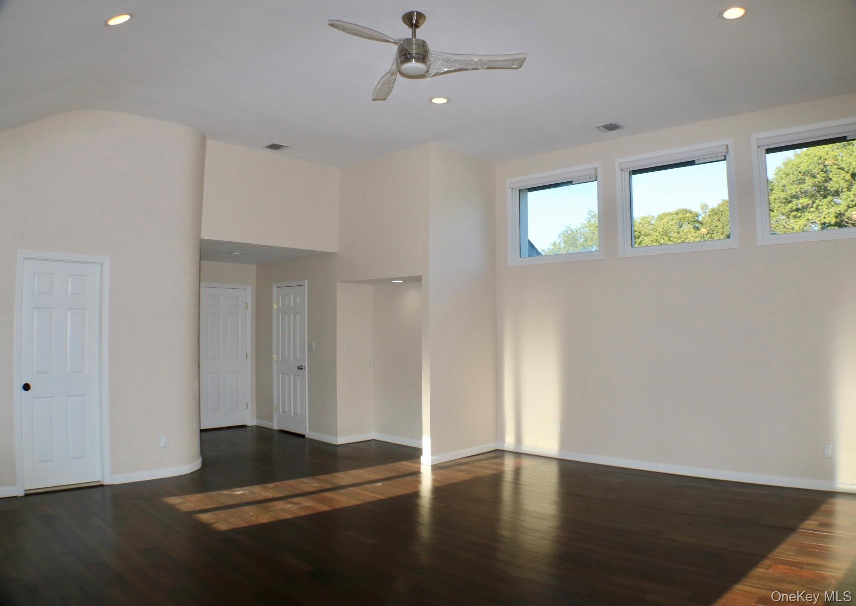 10 Cedarfield Terrace, Saint James, NY 11780