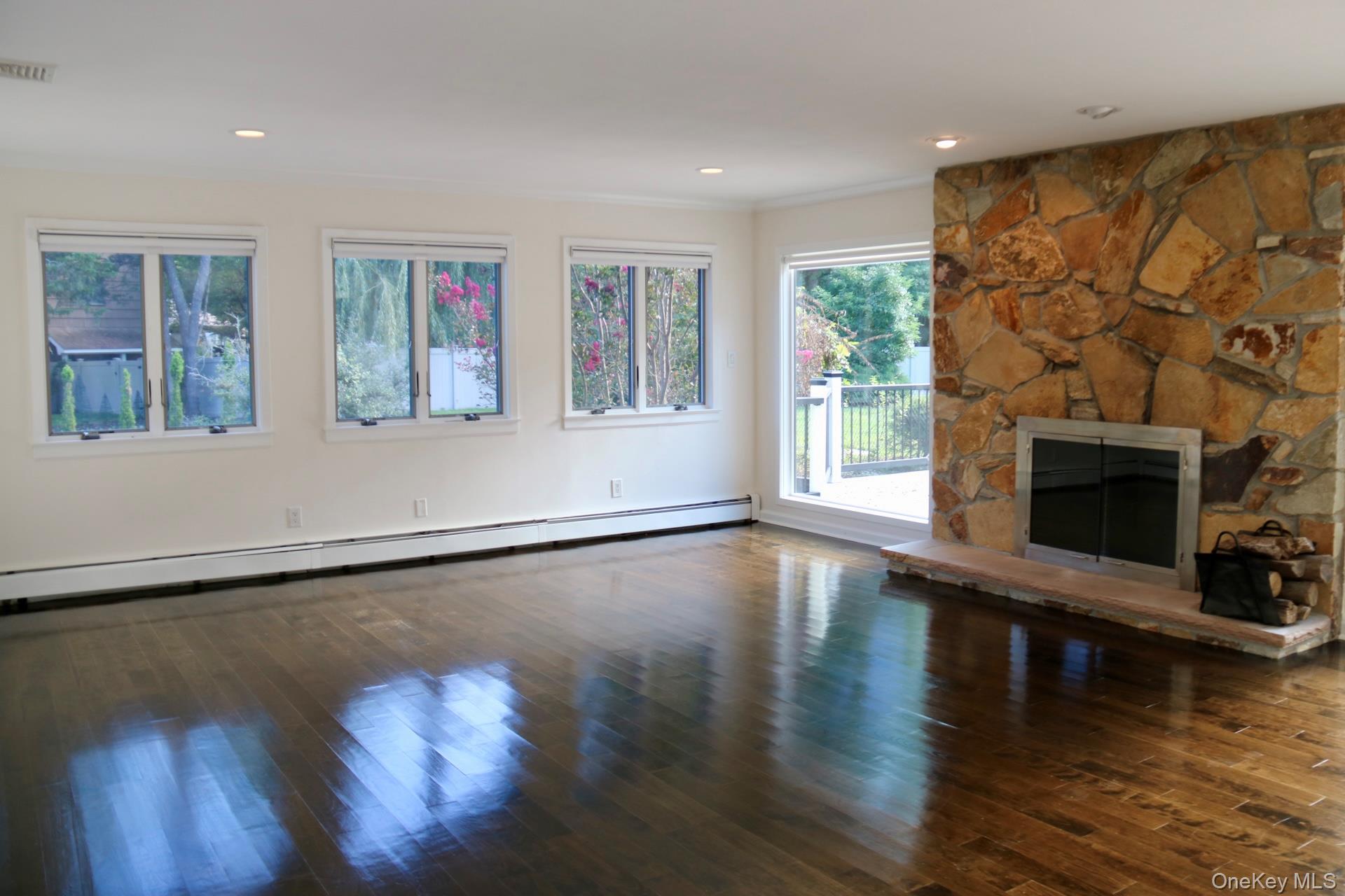 10 Cedarfield Terrace, Saint James, NY 11780