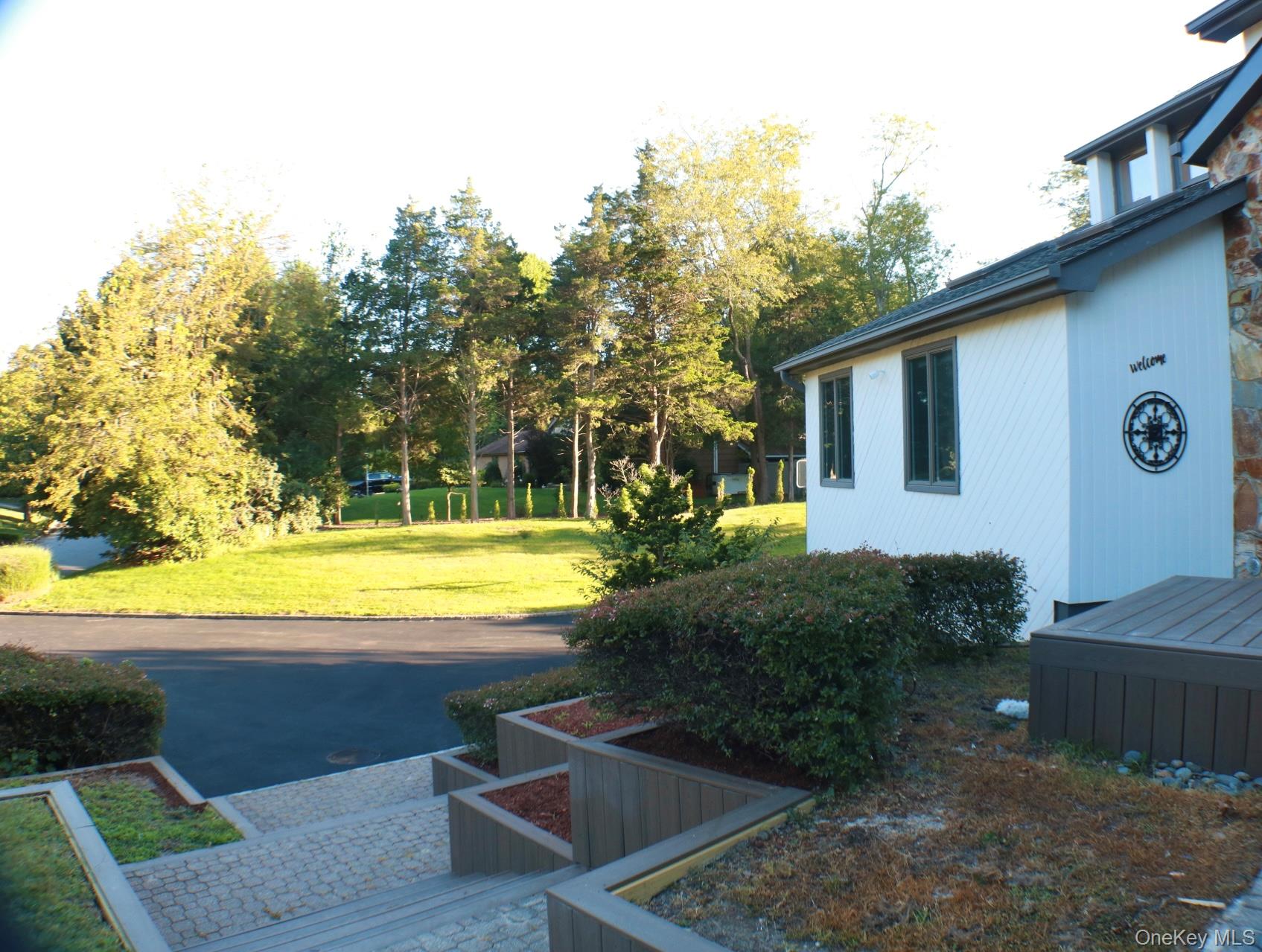 10 Cedarfield Terrace, Saint James, NY 11780