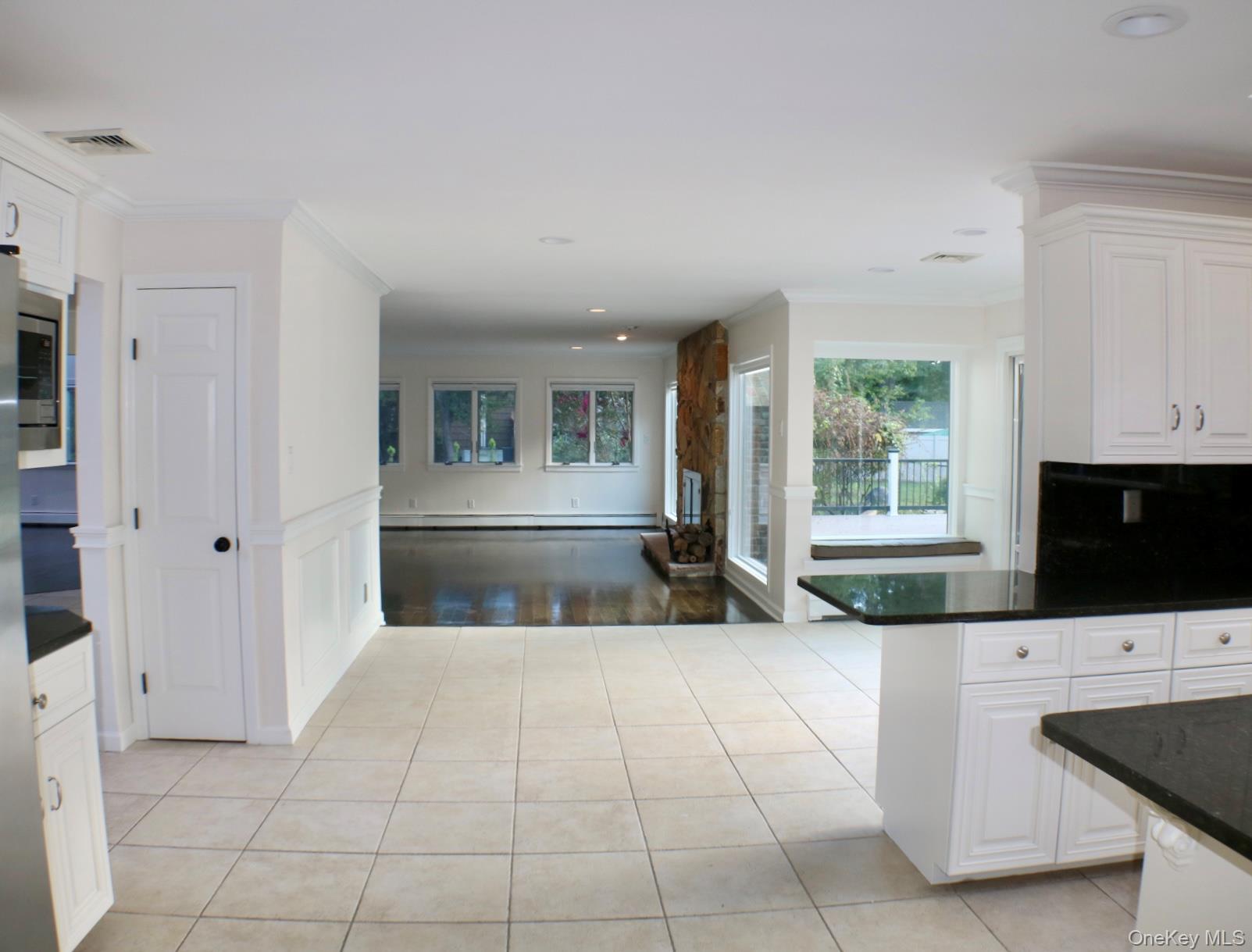 10 Cedarfield Terrace, Saint James, NY 11780