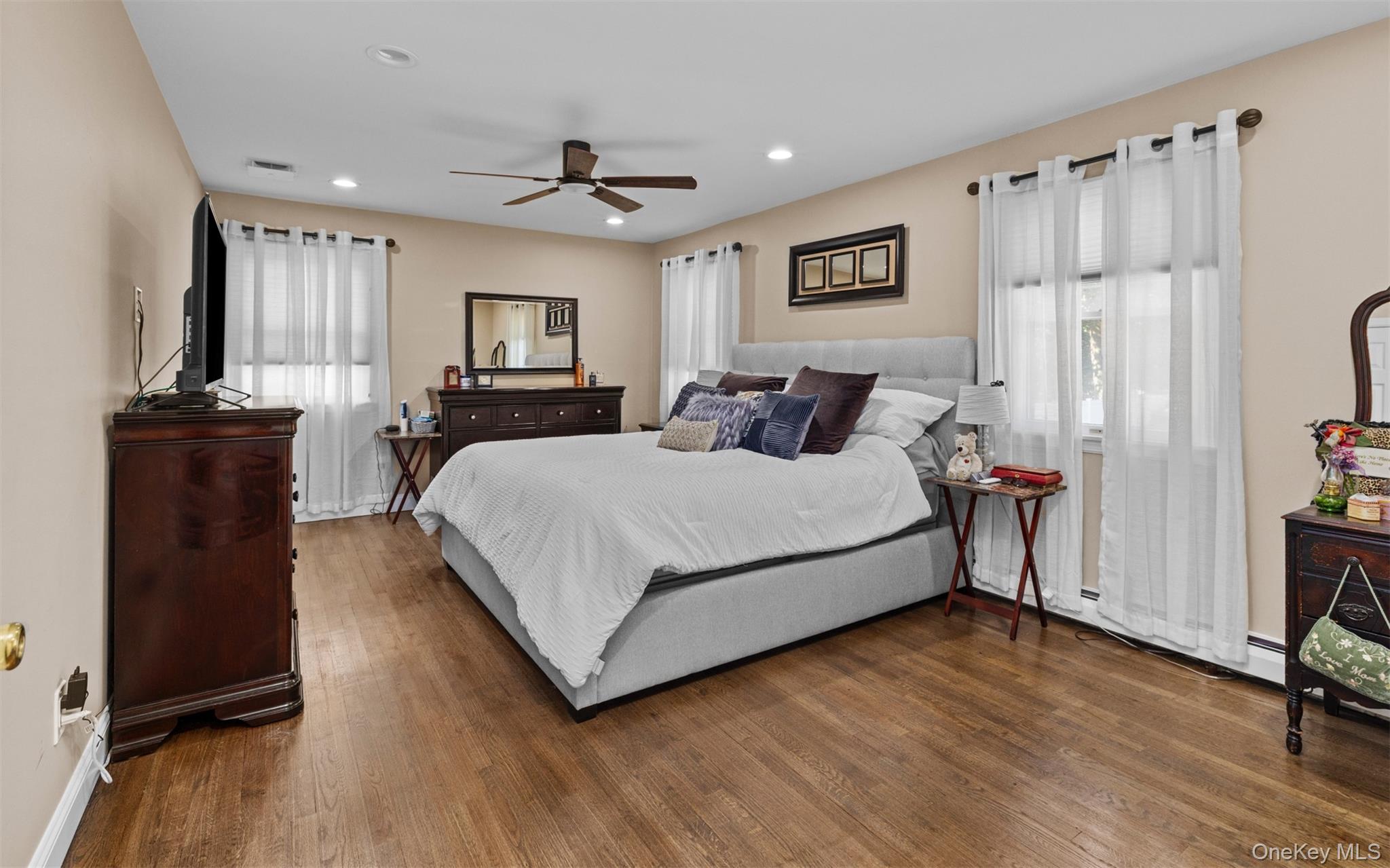 5 Brian Lane, East Northport, NY 11731