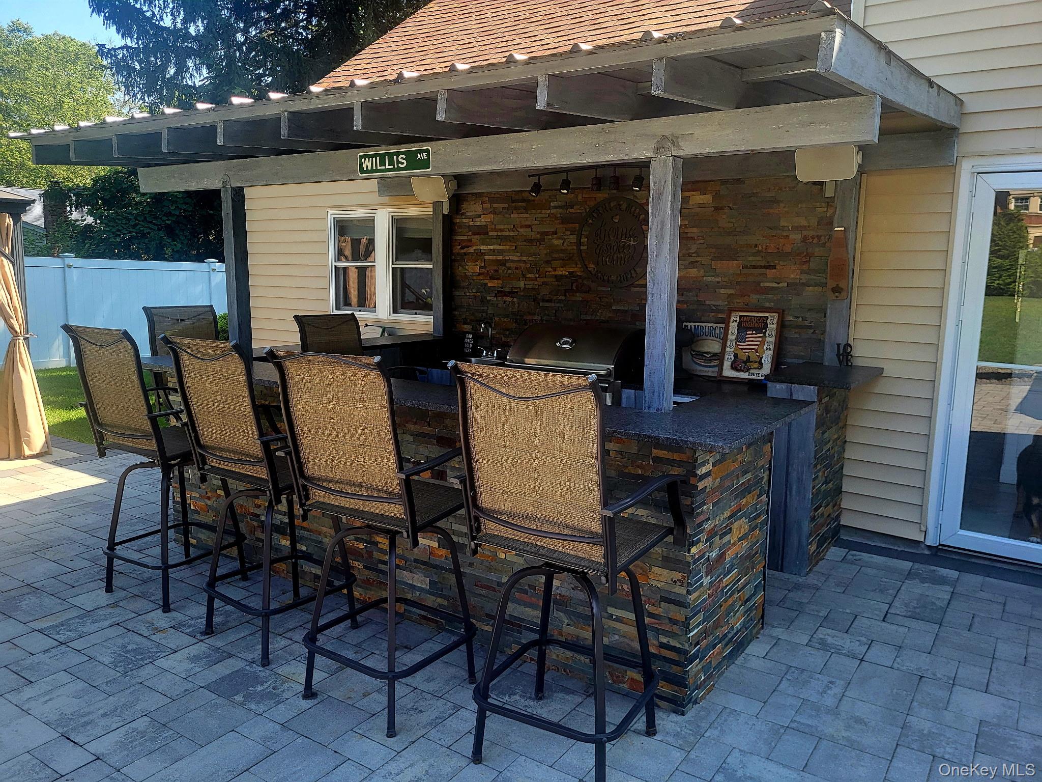 5 Brian Lane, East Northport, NY 11731