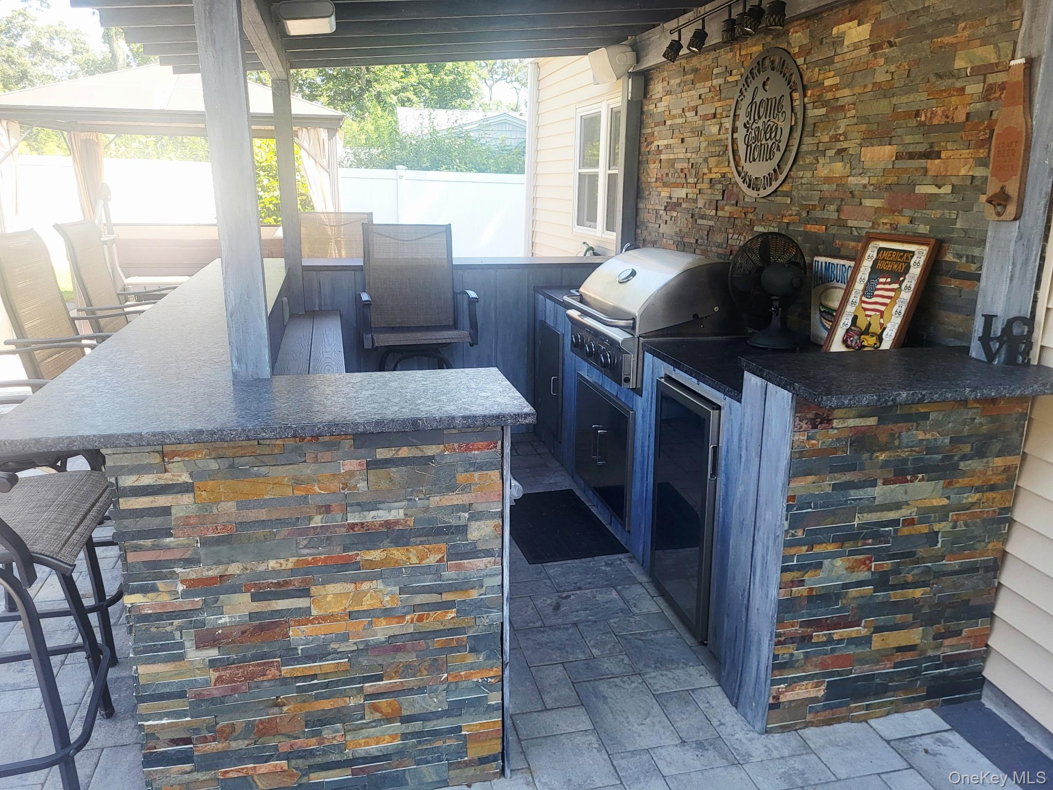 5 Brian Lane, East Northport, NY 11731