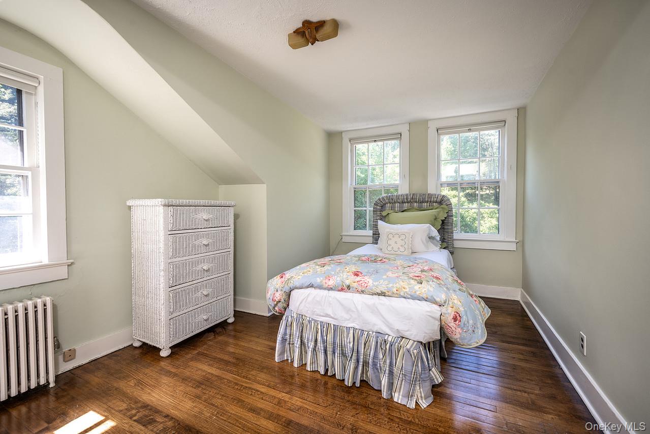 24 Sleepy Hollow Road, Briarcliff Manor, NY 10510