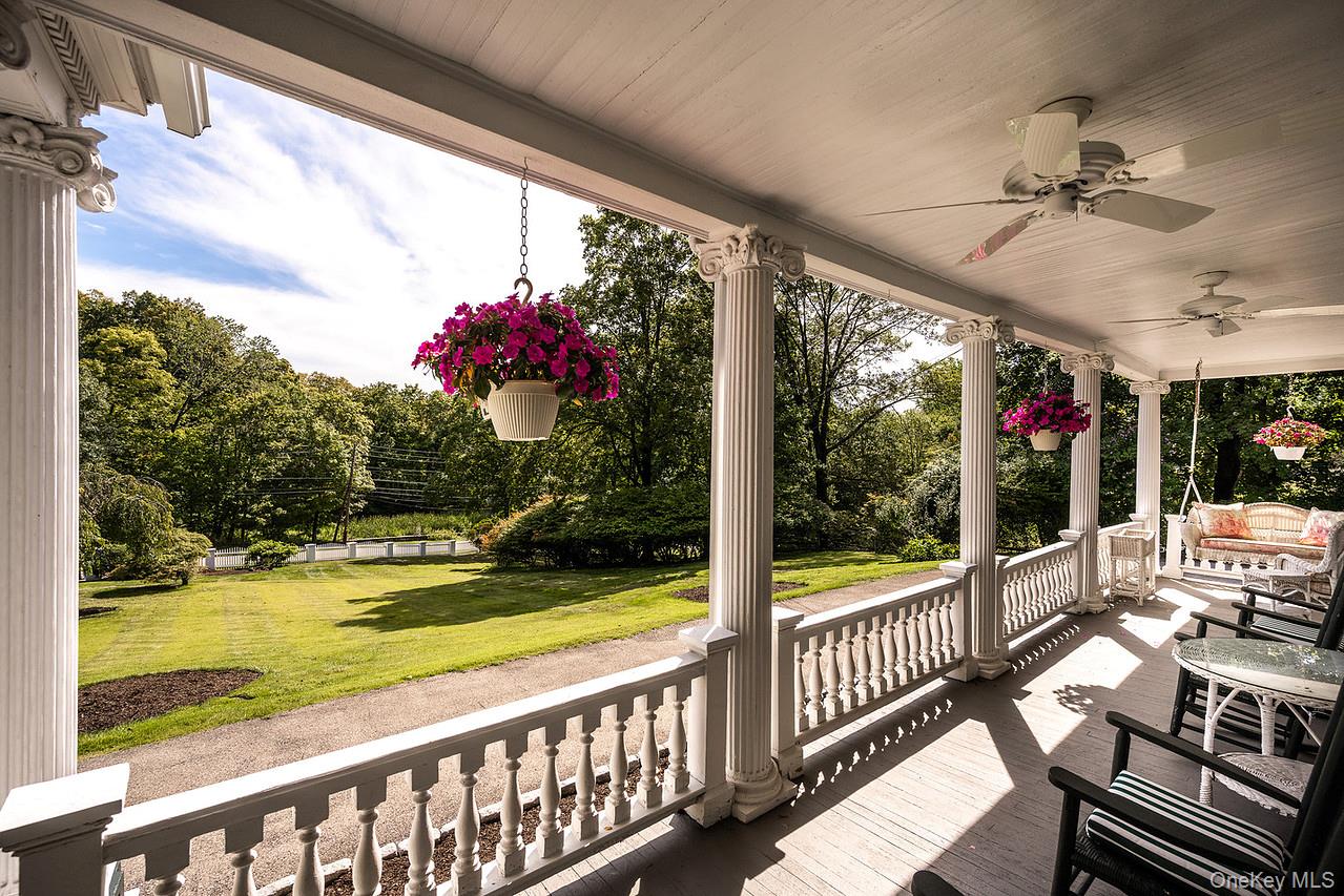 24 Sleepy Hollow Road, Briarcliff Manor, NY 10510