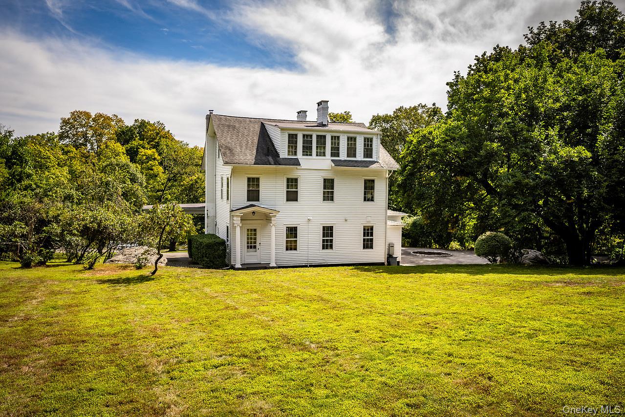 24 Sleepy Hollow Road, Briarcliff Manor, NY 10510