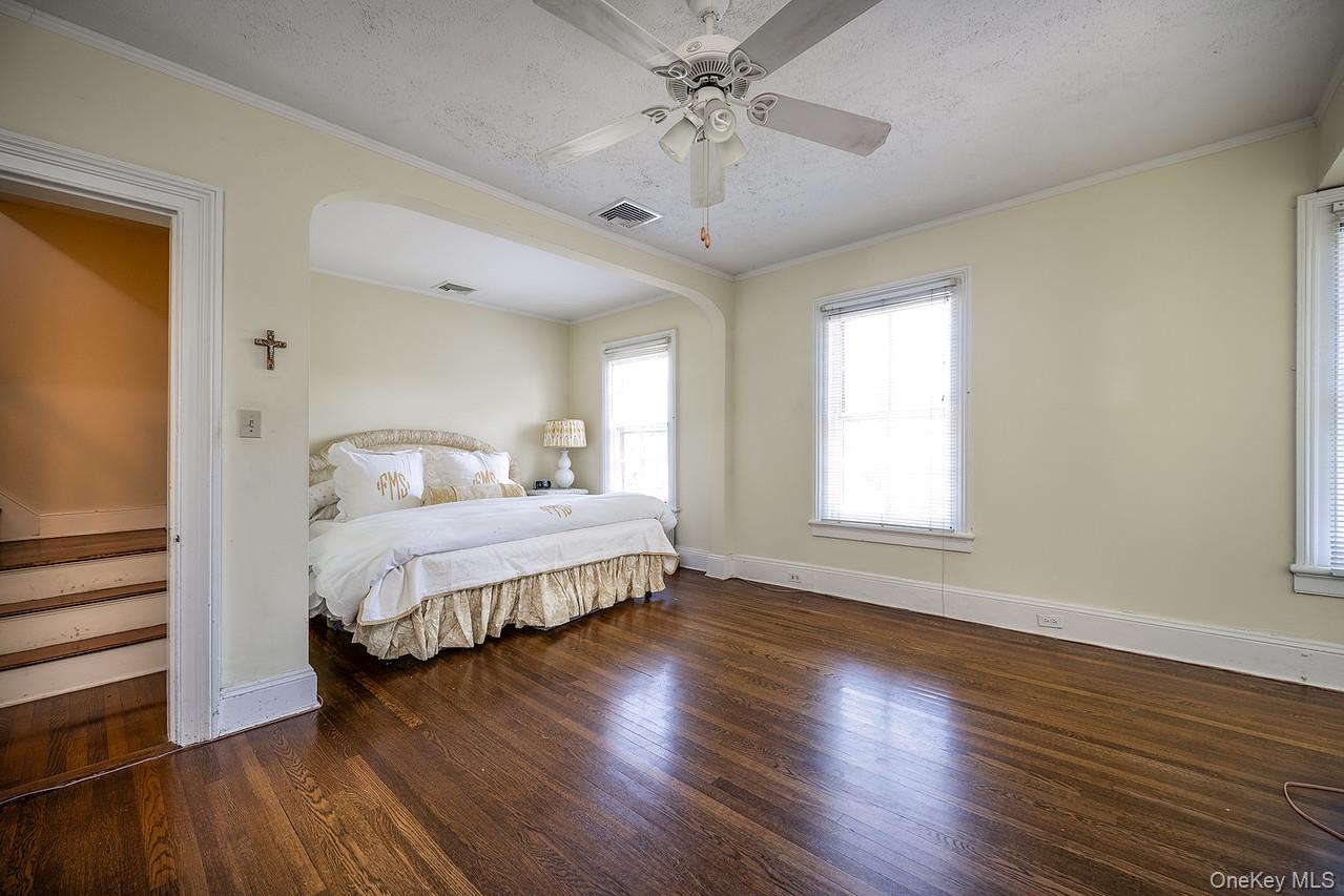 24 Sleepy Hollow Road, Briarcliff Manor, NY 10510