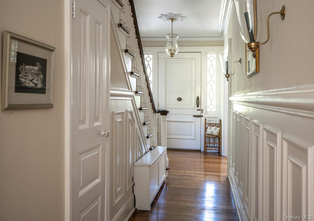 24 Sleepy Hollow Road, Briarcliff Manor, NY 10510