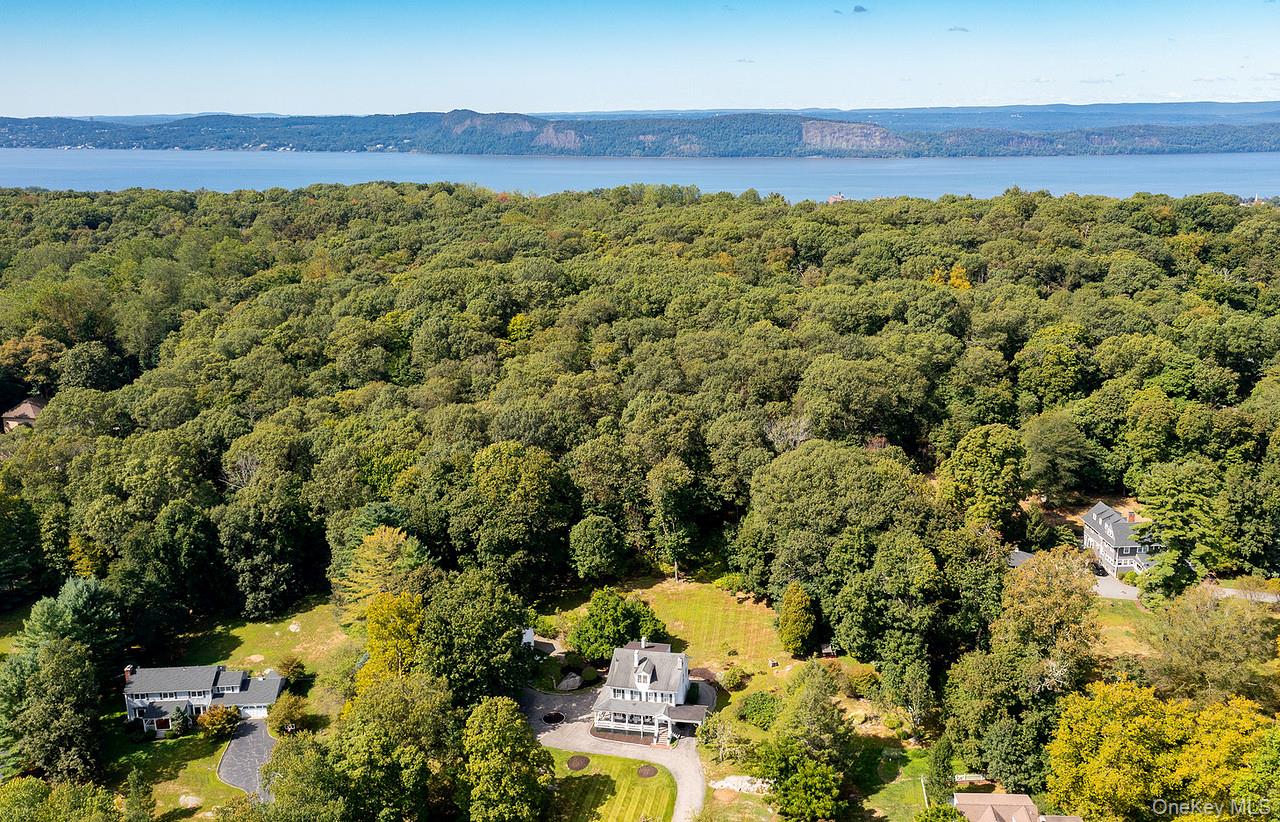 24 Sleepy Hollow Road, Briarcliff Manor, NY 10510