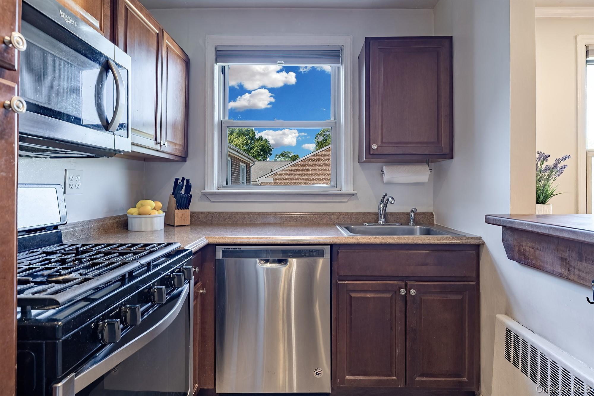 260 Church # 3E3, White Plains, NY 10603