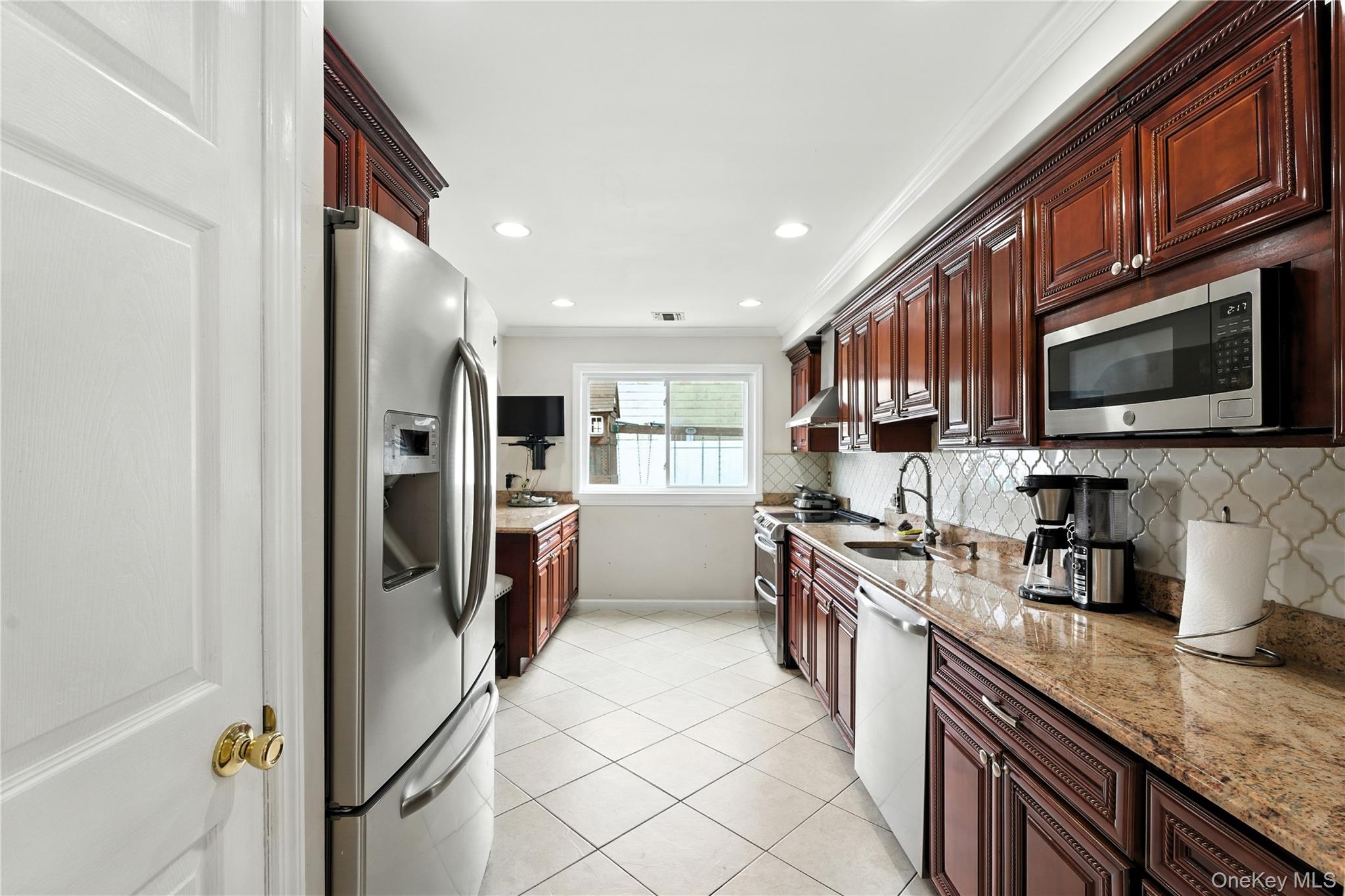 86 Riddle Street, Brentwood, NY 11717