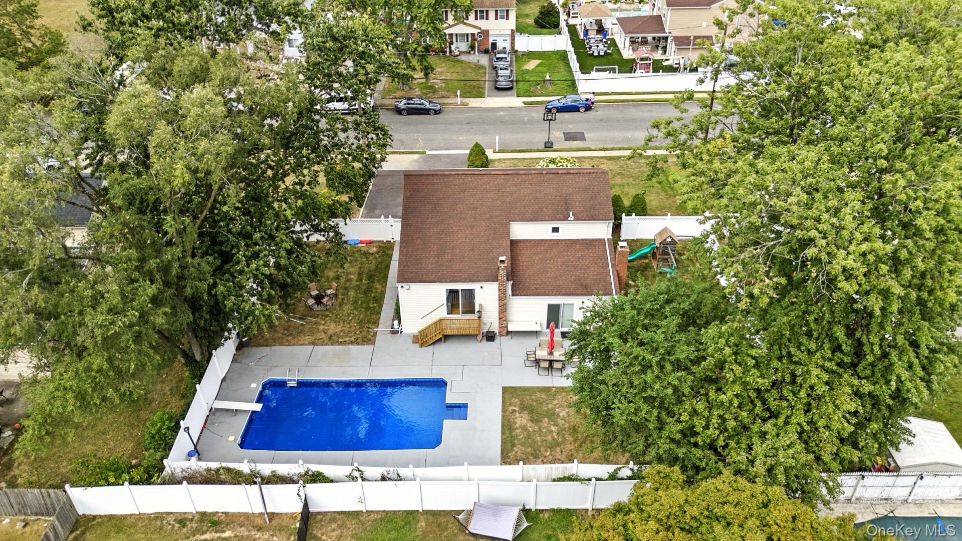 86 Riddle Street, Brentwood, NY 11717