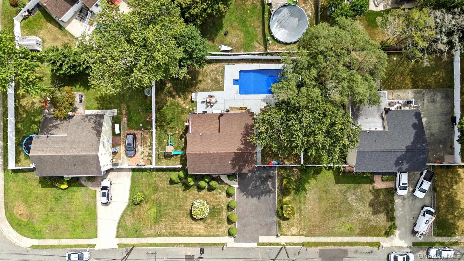 86 Riddle Street, Brentwood, NY 11717