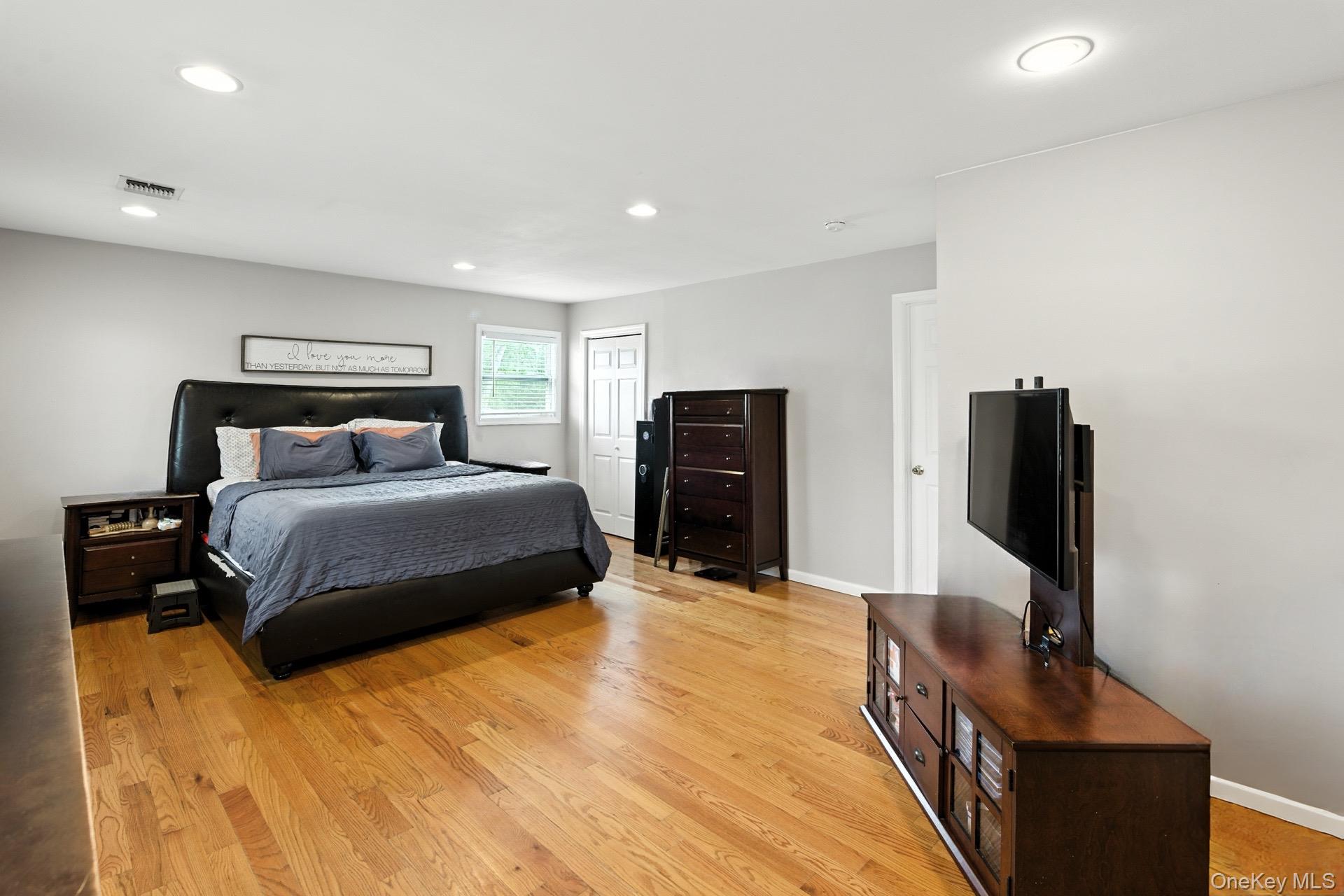 86 Riddle Street, Brentwood, NY 11717