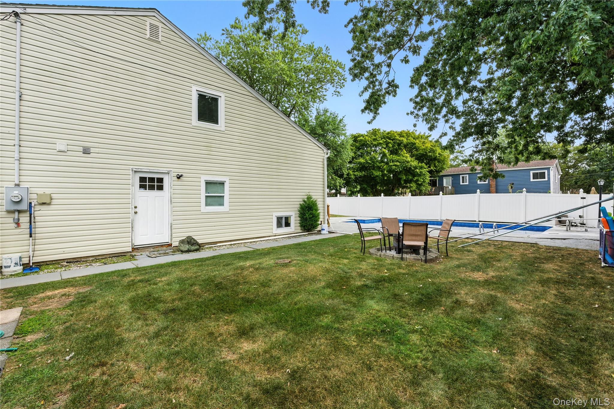 86 Riddle Street, Brentwood, NY 11717