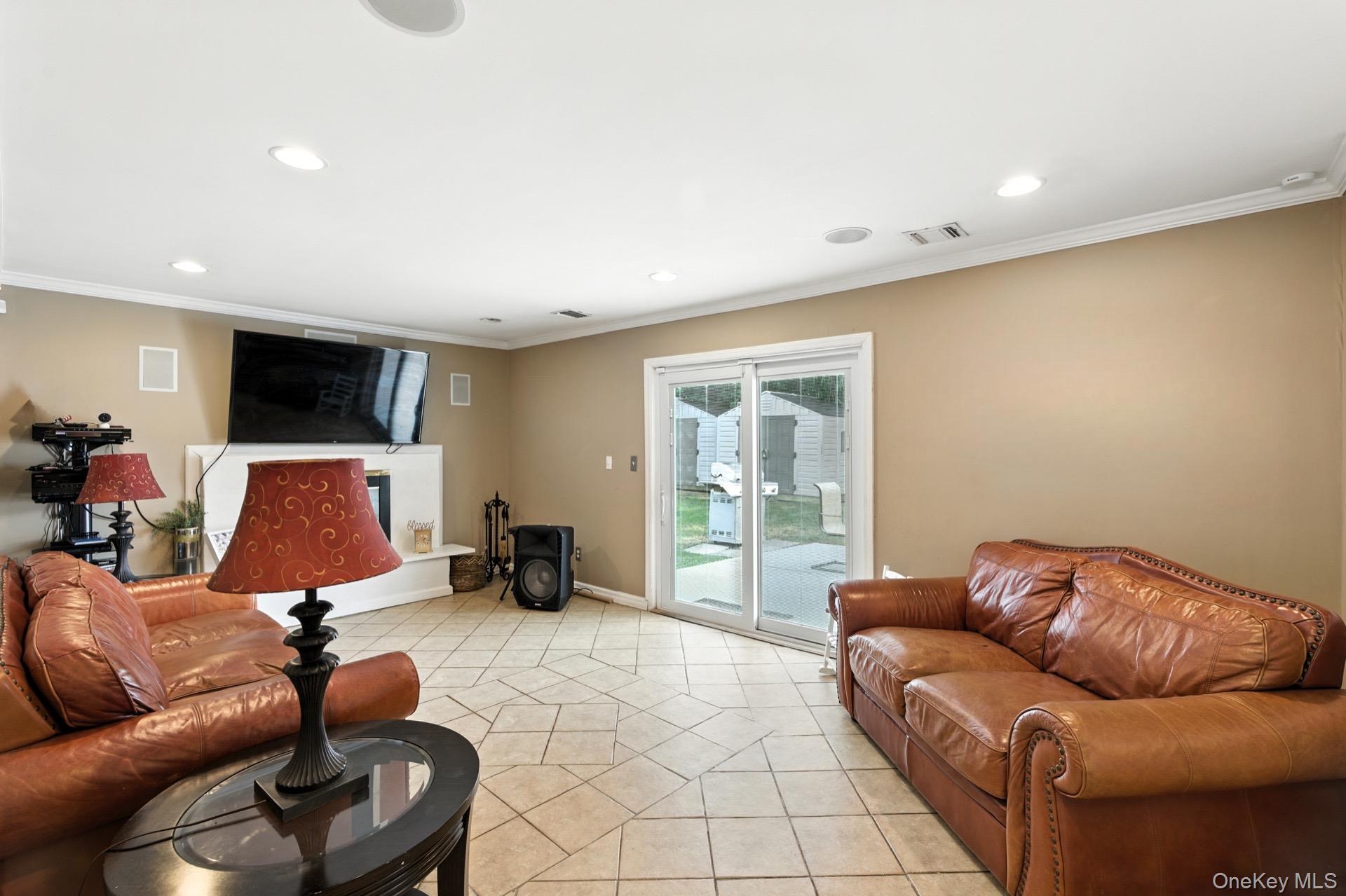 86 Riddle Street, Brentwood, NY 11717