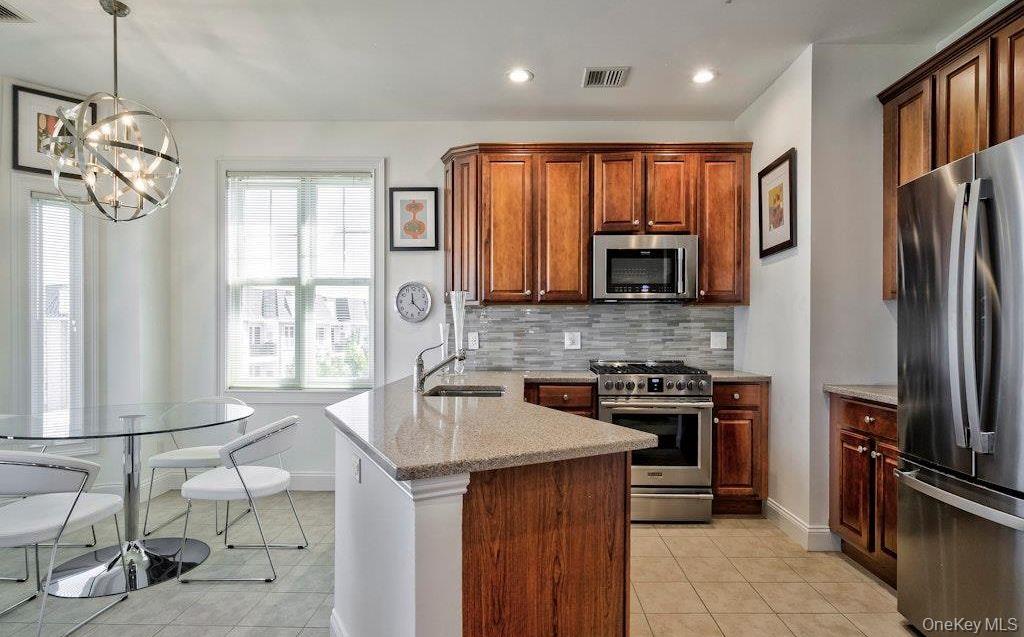 323 Roosevelt Way # 2301, Westbury, NY 11590