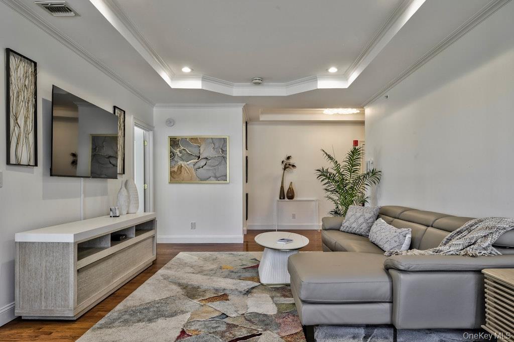 323 Roosevelt Way # 2301, Westbury, NY 11590