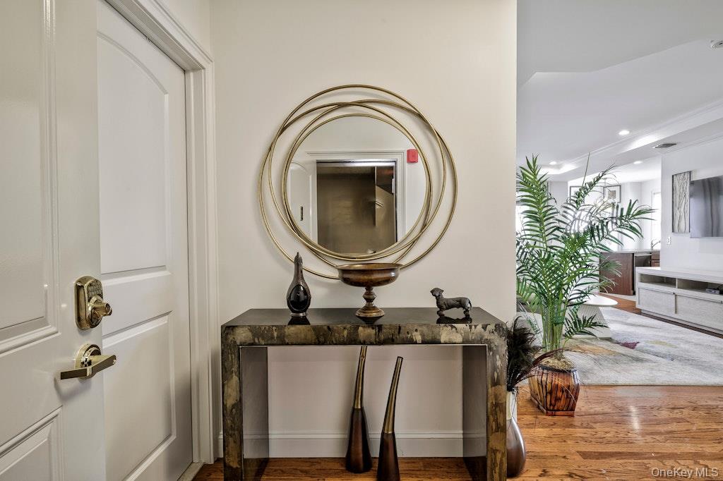 323 Roosevelt Way # 2301, Westbury, NY 11590