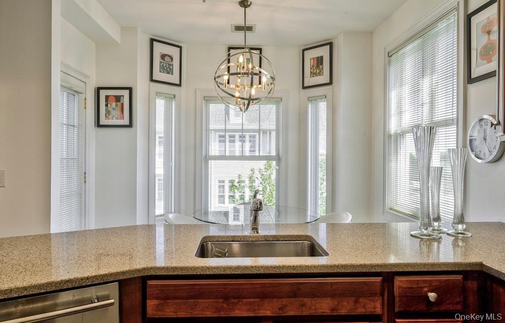 323 Roosevelt Way # 2301, Westbury, NY 11590