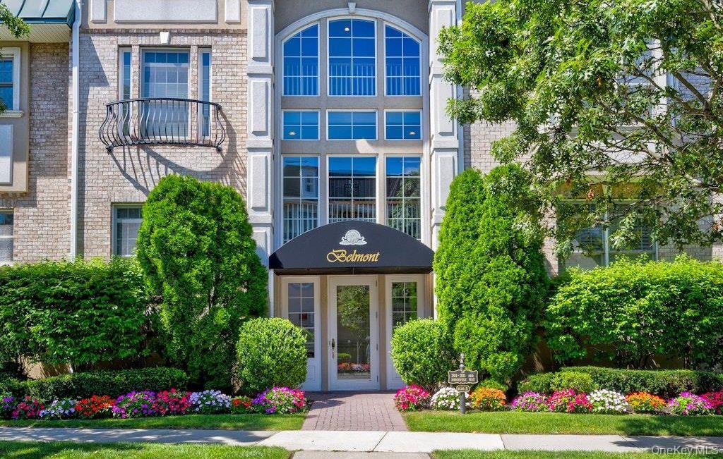 323 Roosevelt Way # 2301, Westbury, NY 11590