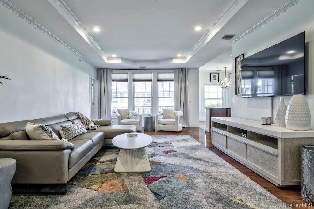 323 Roosevelt Way # 2301, Westbury, NY 11590