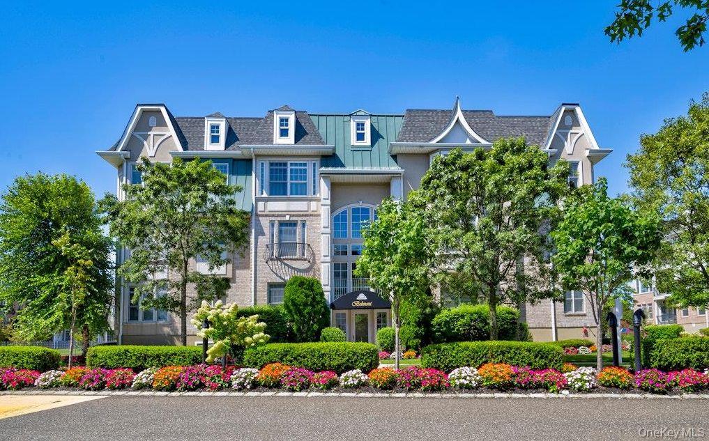 323 Roosevelt Way # 2301, Westbury, NY 11590